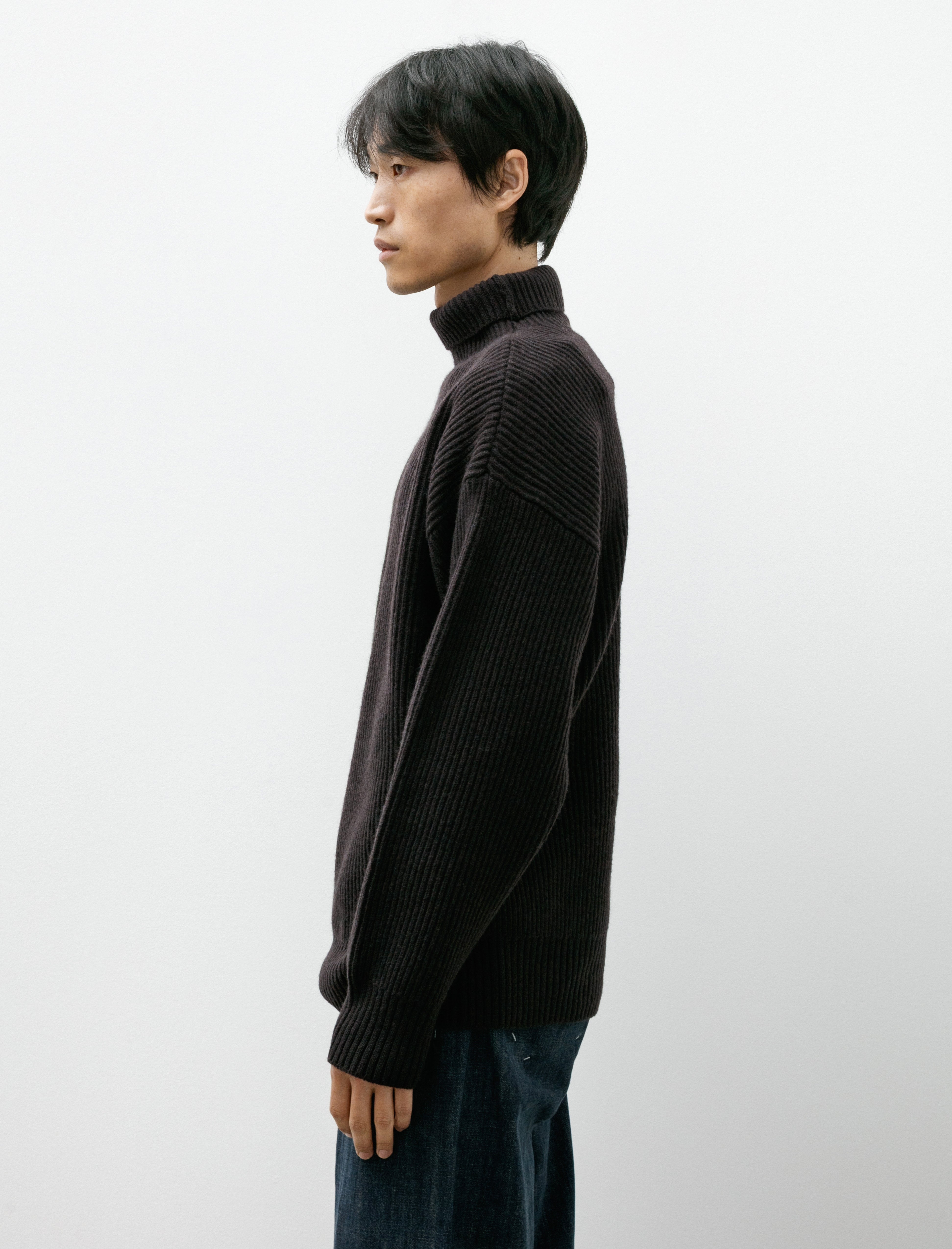 Seya Turtleneck Cloud Sweater 7GG Double Yak Ebony Black