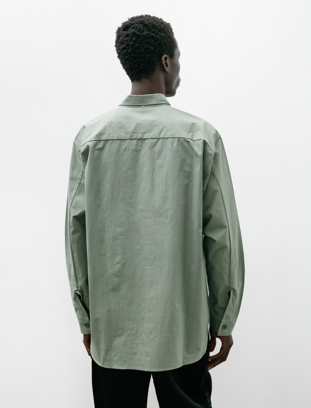 【SALE】シャツ　GLOBE  size M  オリーブ SALE】シャツ GLOBE size M オリーブ