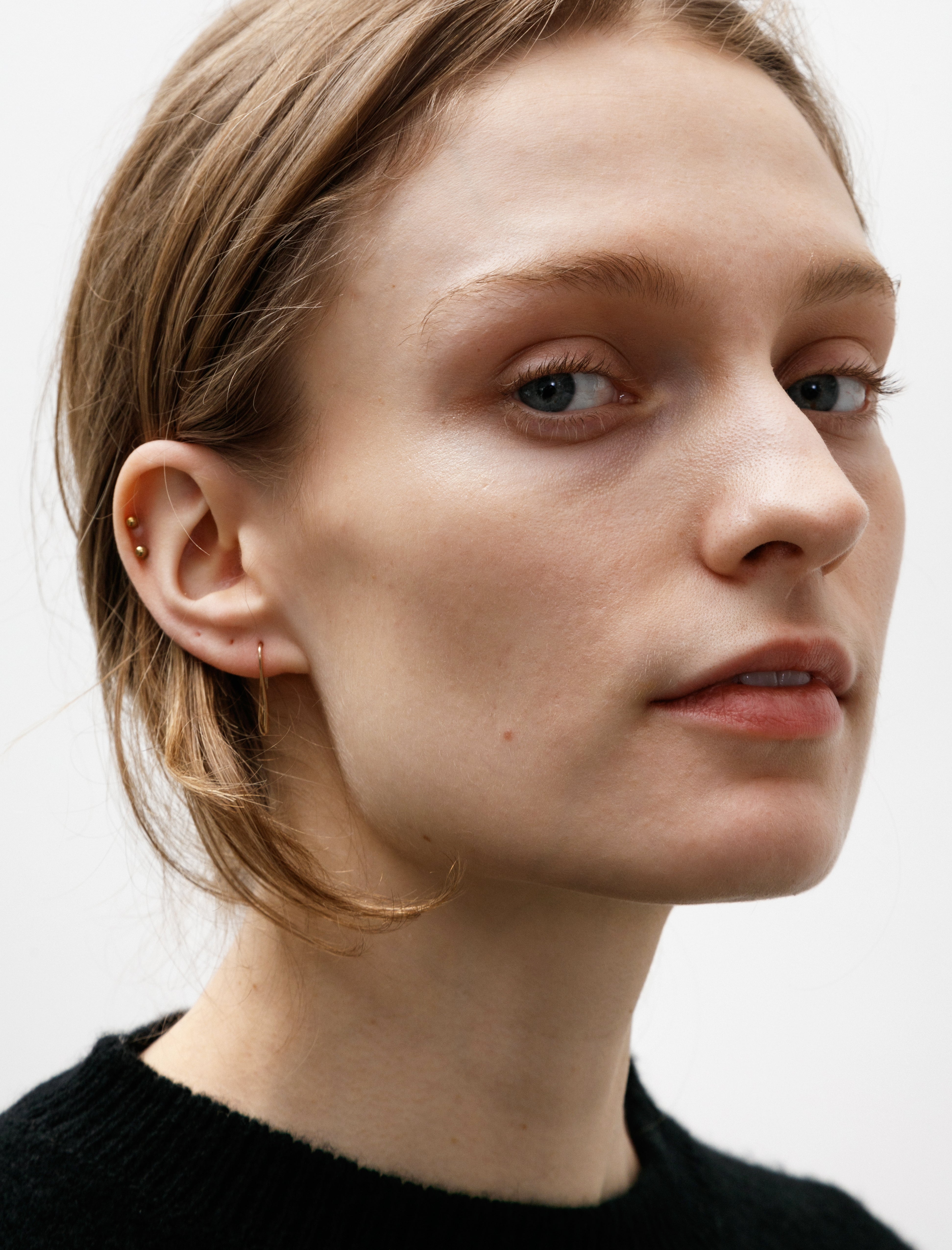 Paso Long Slip on Earrings Gold