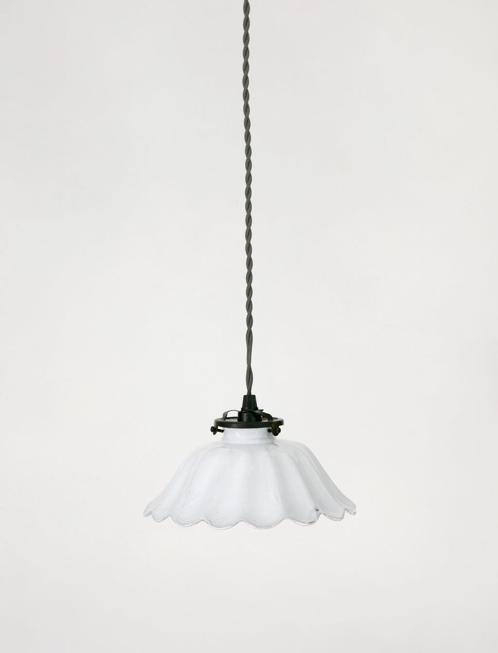 Astier de Villatte Medium Marguerite Pendant Light – Neighbour