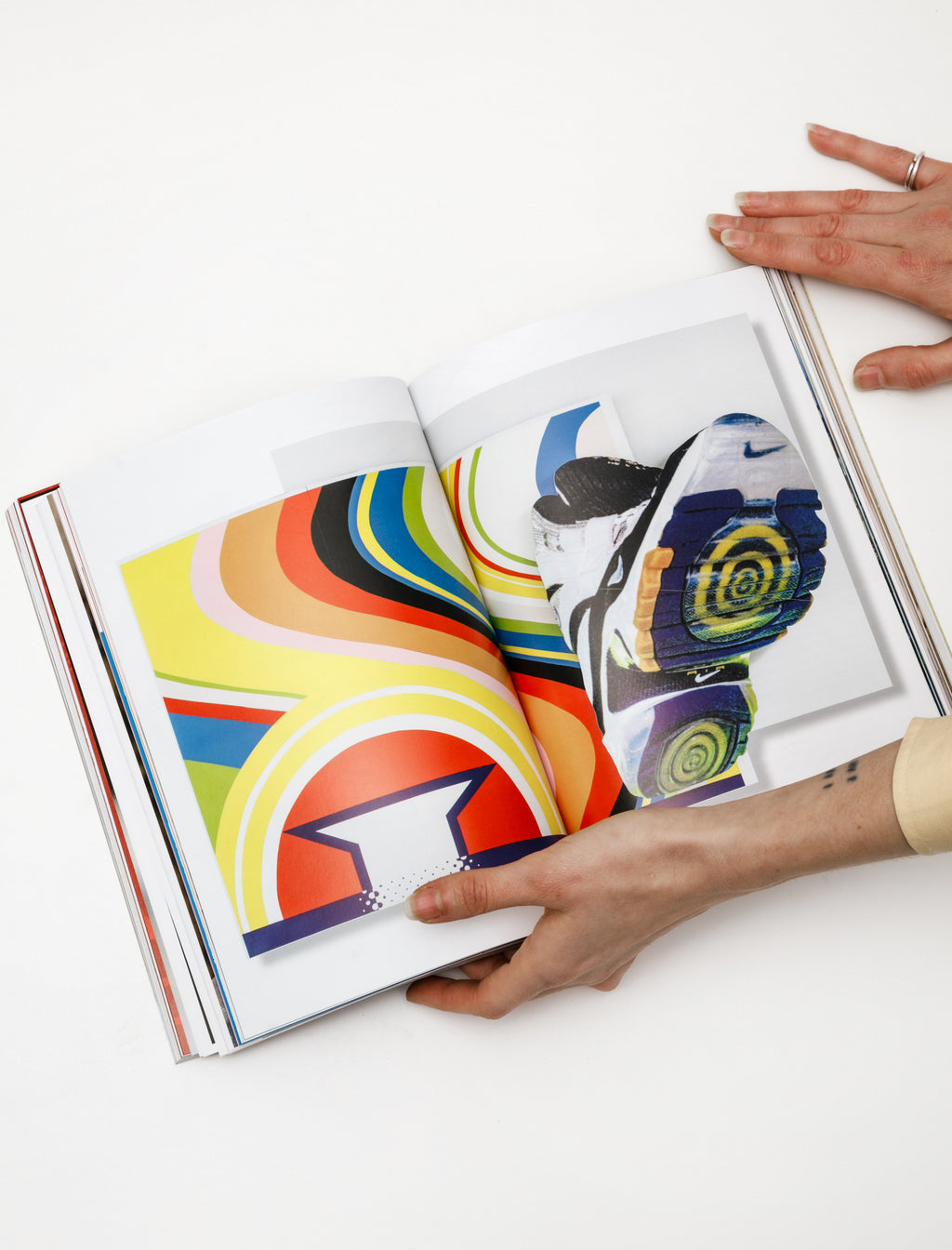 032C - Issue 43 – Neighbour