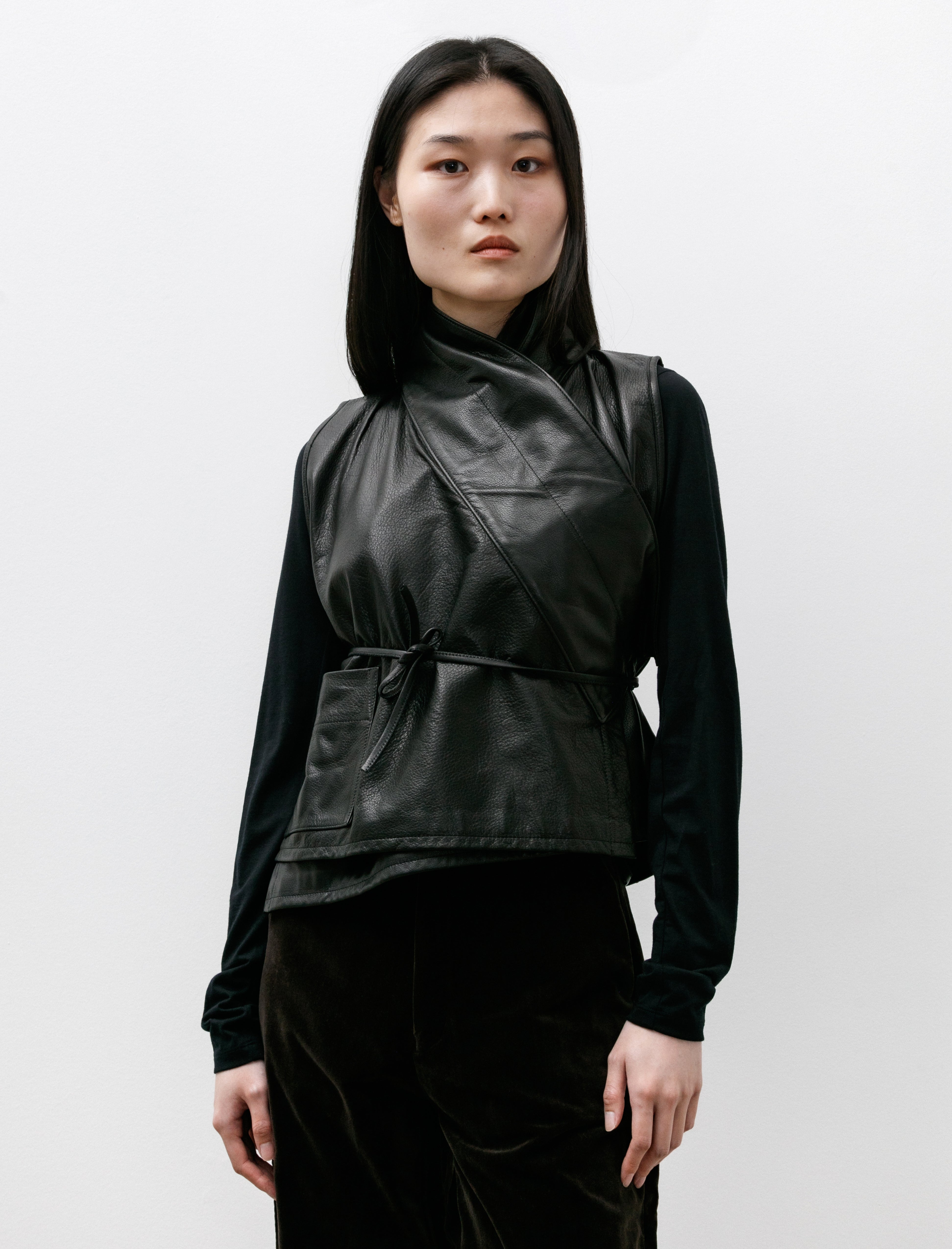 MAN-TLE R17L8 Leather Wrap Vest Black