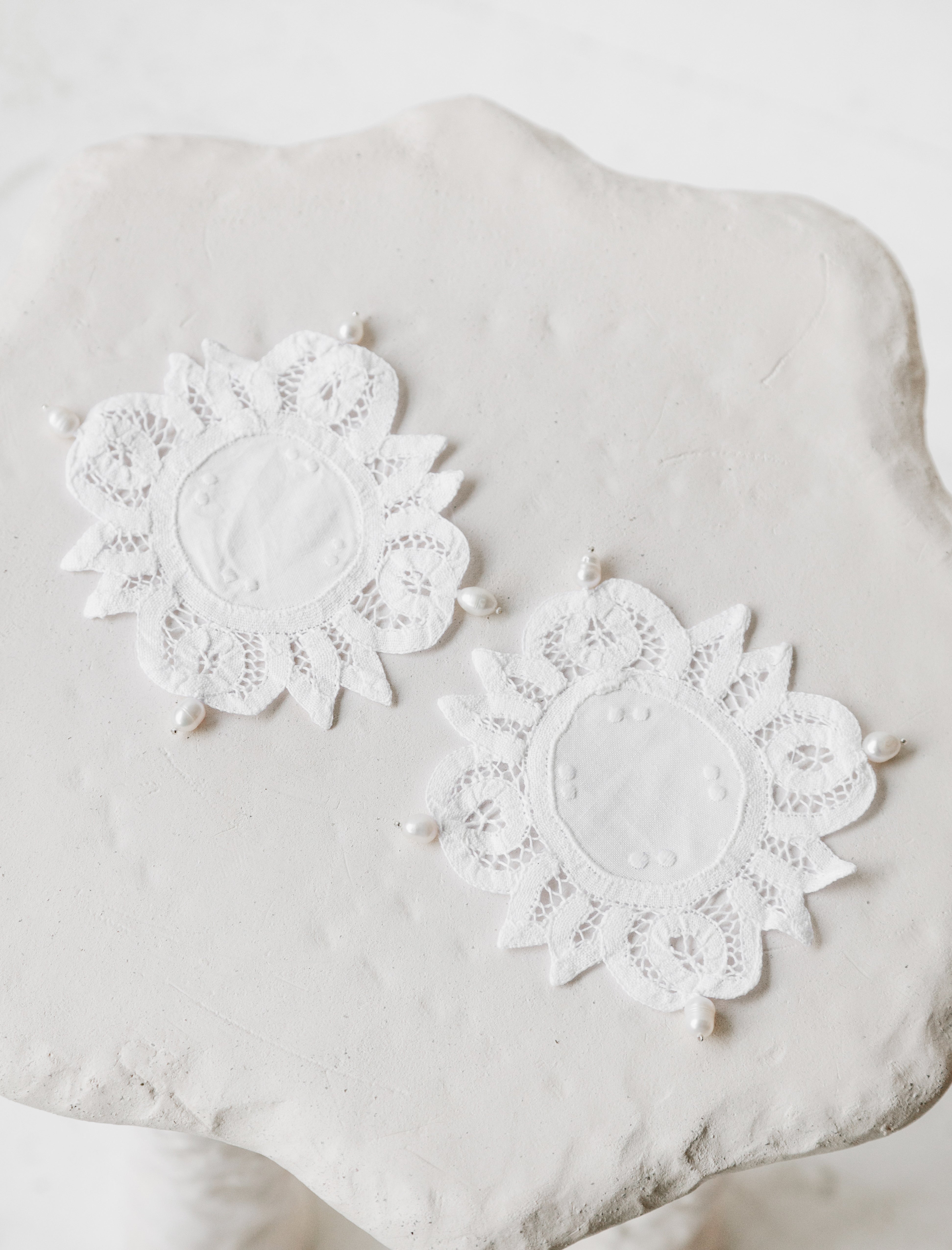 Gohar World Coaster Lace with Pearl White