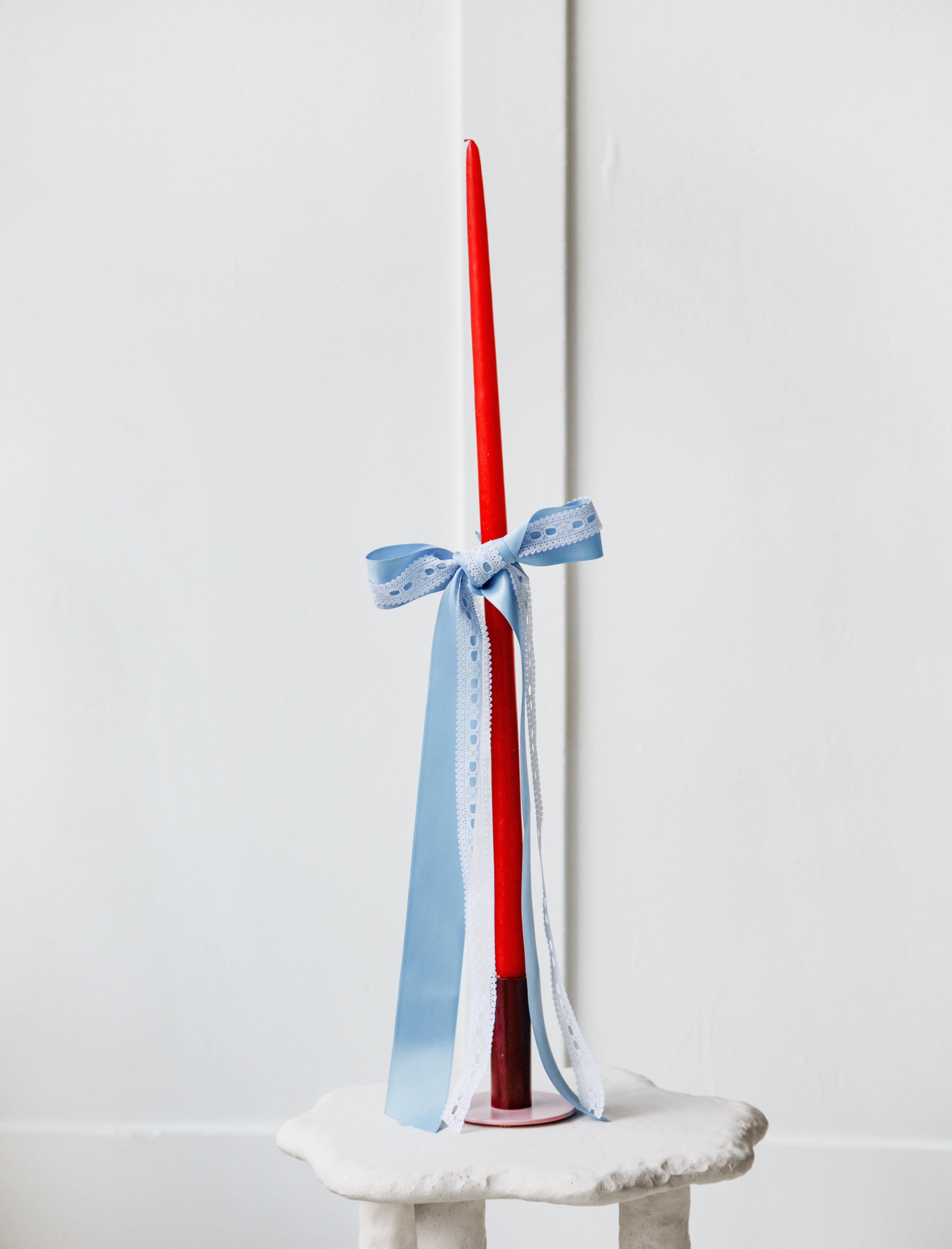 Gohar World Taper Candle Red with Blue Bow