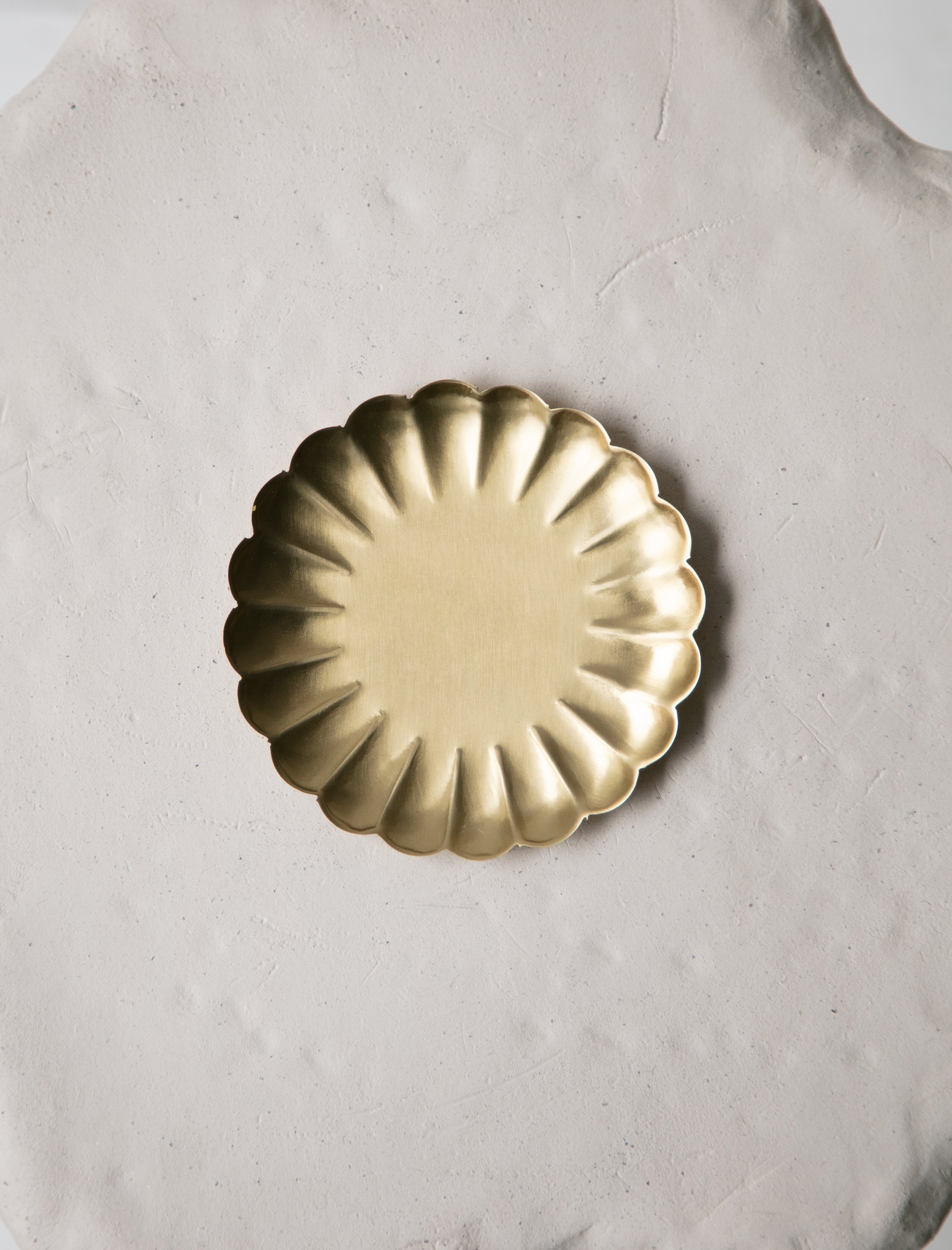 Fog Linen Brass Petal Tray (S)