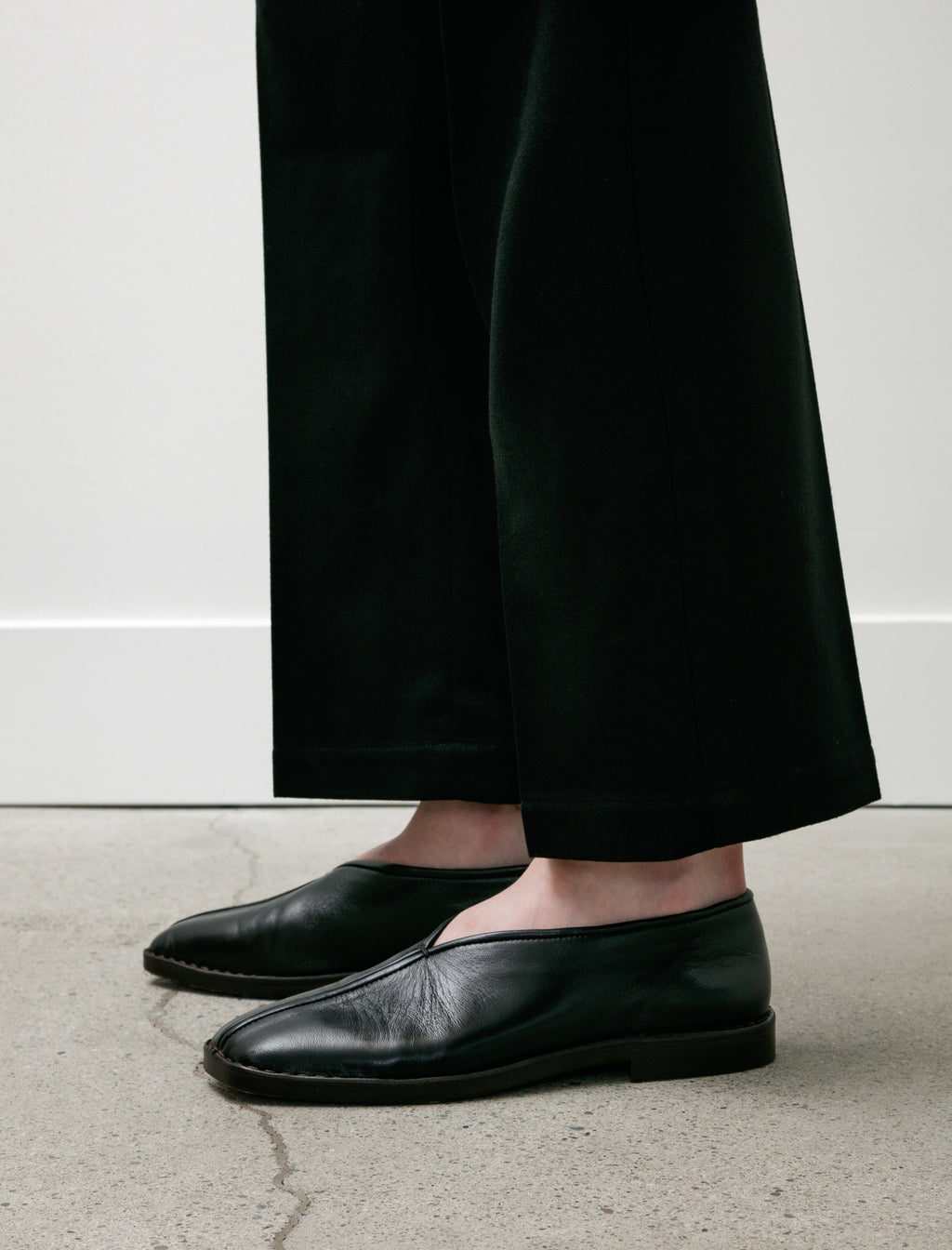 Lemaire Flat Piped Slippers W Black – Neighbour