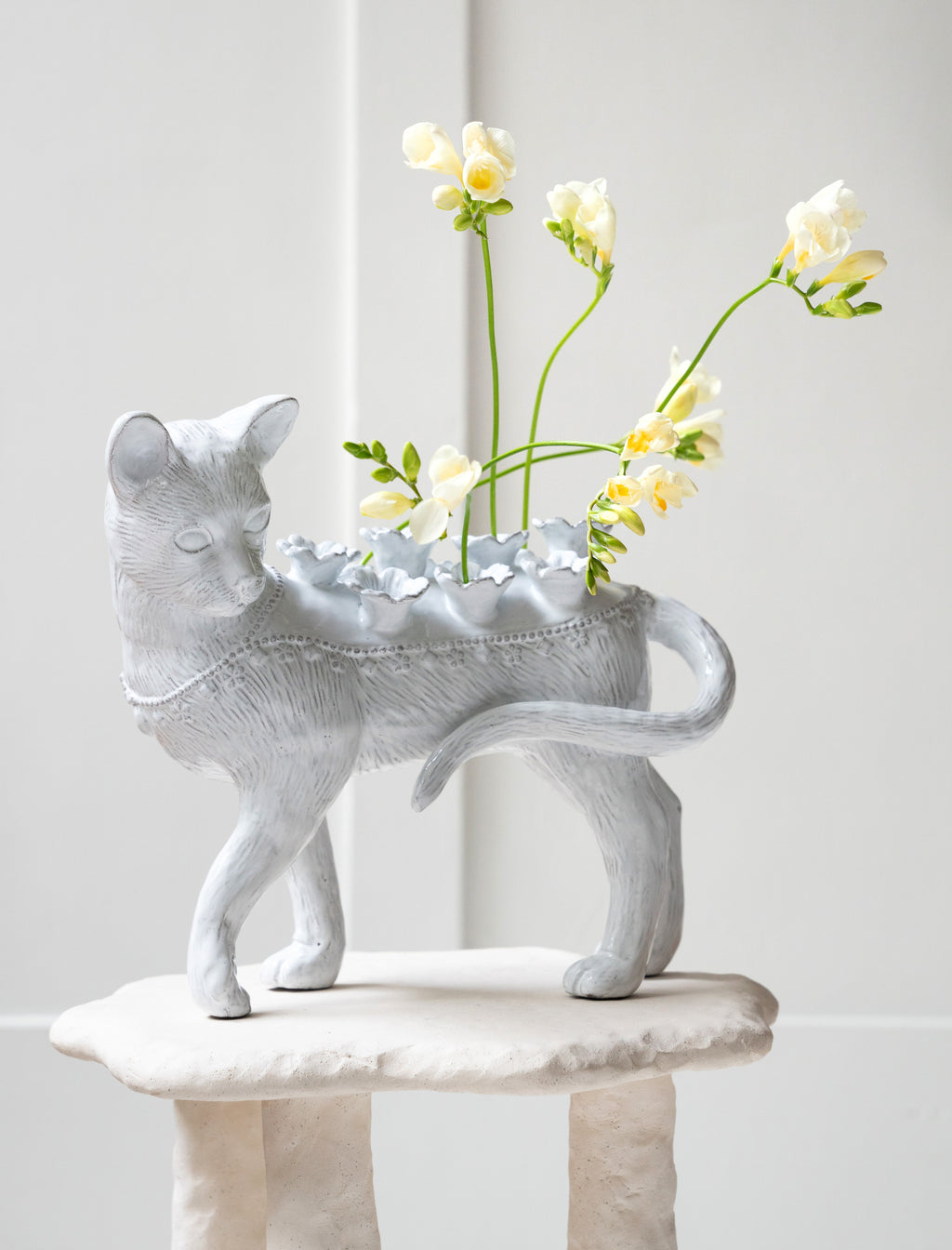 Astier de Villatte Cat Flower Holder – Neighbour