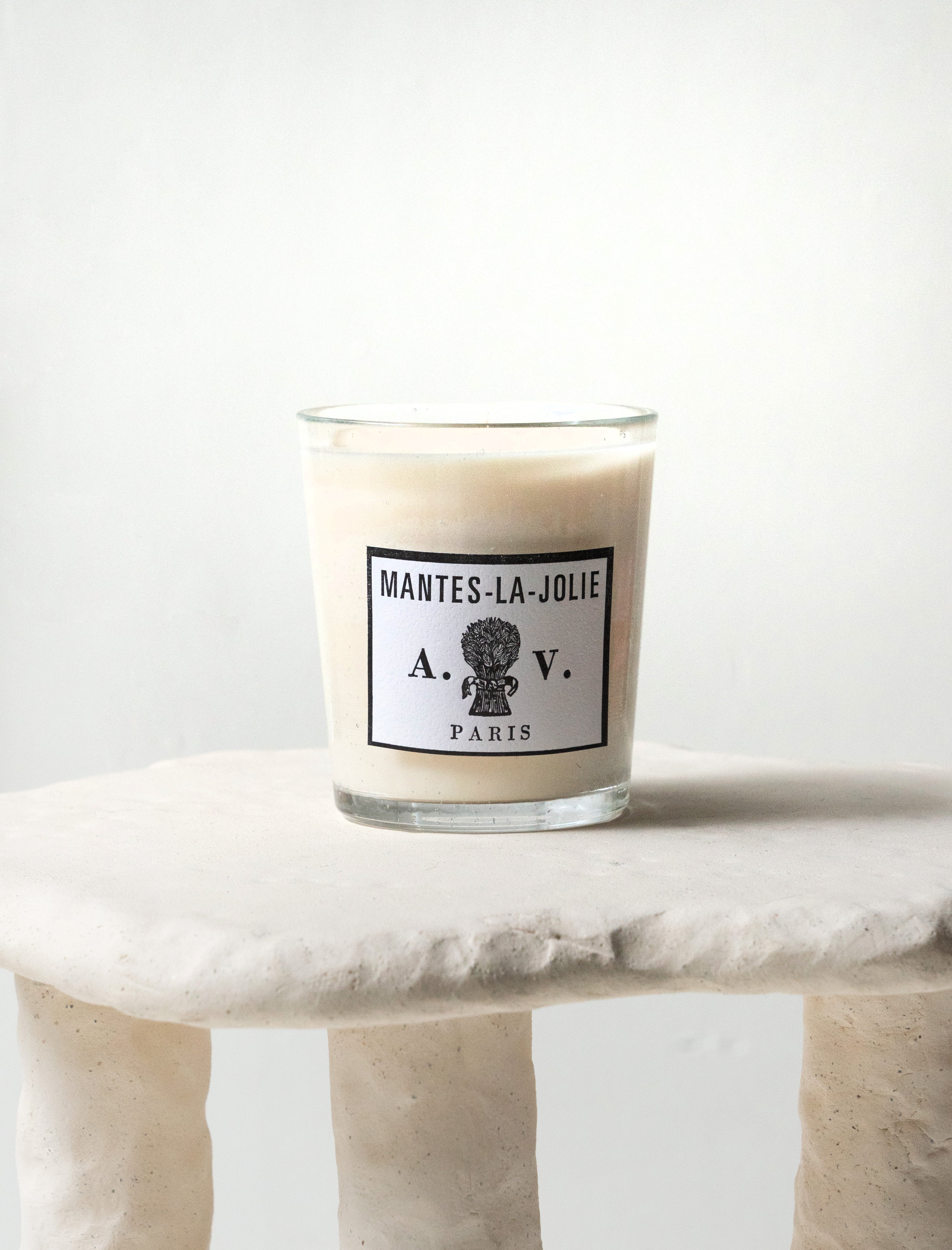 Mantes-La-Jolie Candle