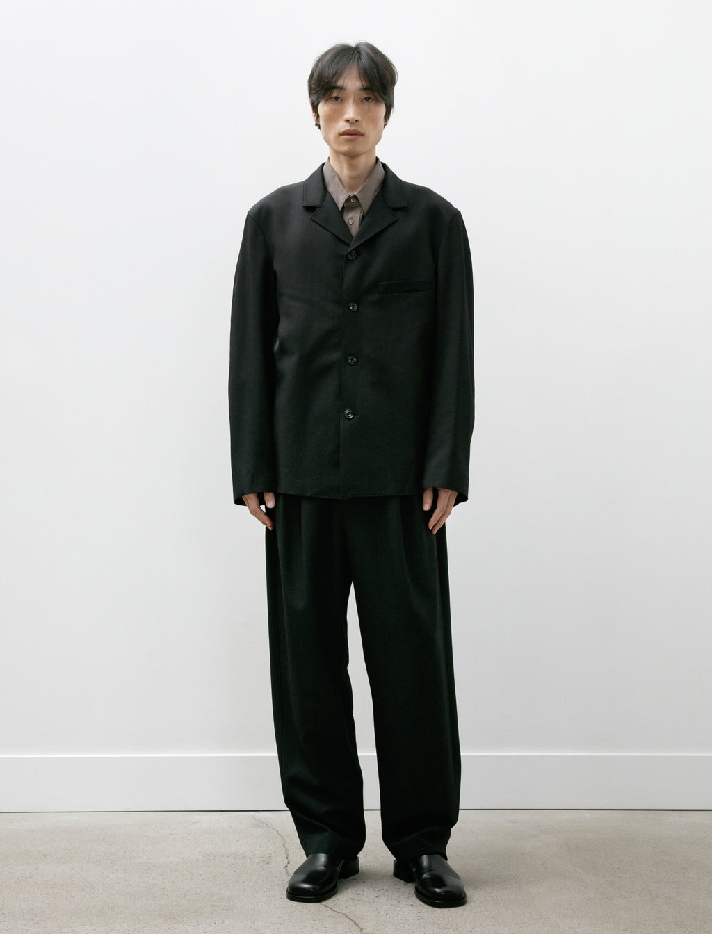 美品 LEMAIRE PLEATED PANTS スラックス 44 黒 Lemaire Pleated Pants Satin Black – Neighbour