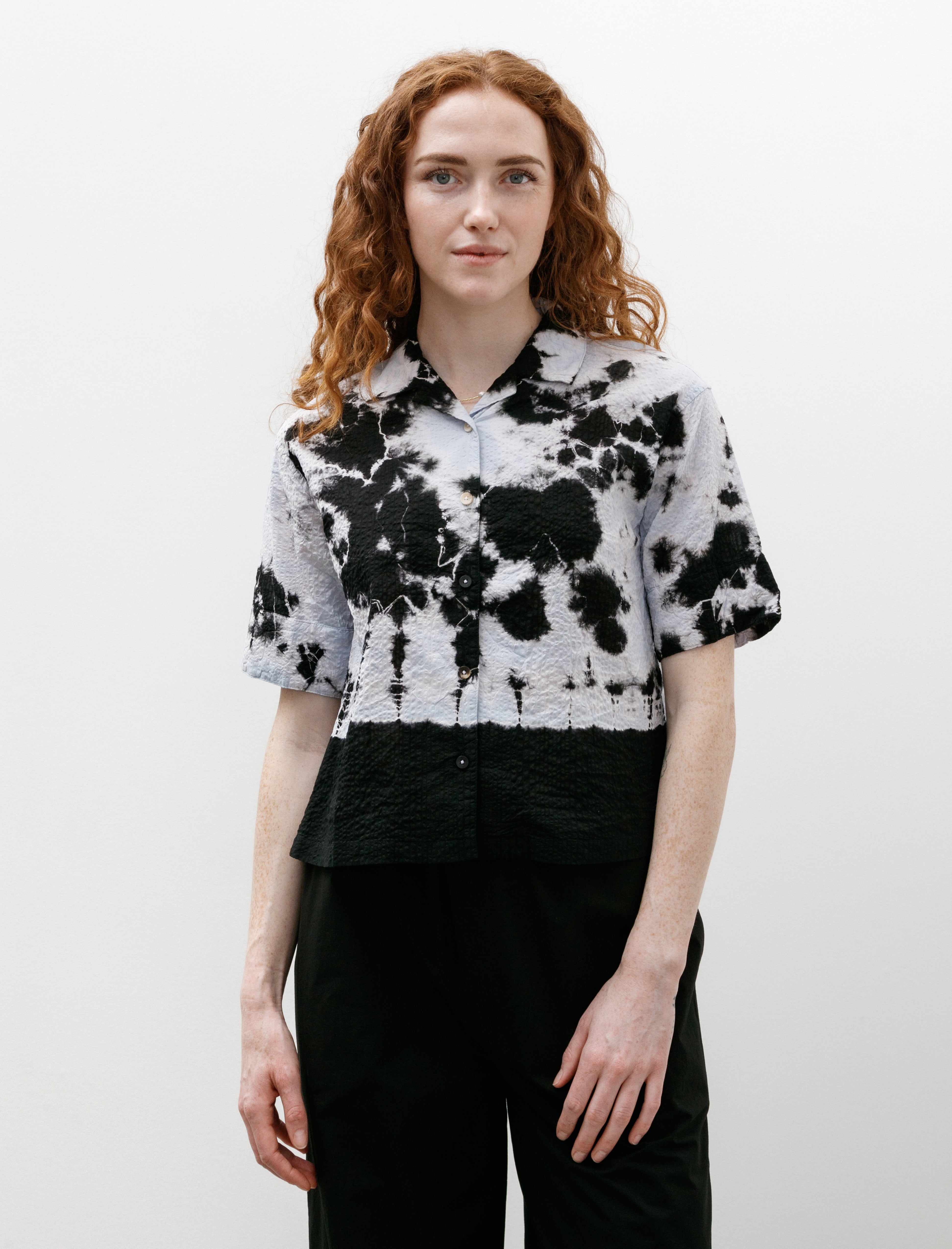 Suzusan Madara Shibori Fragment Transparent Wrinkled Stripe Blouse Black/Mist Blue