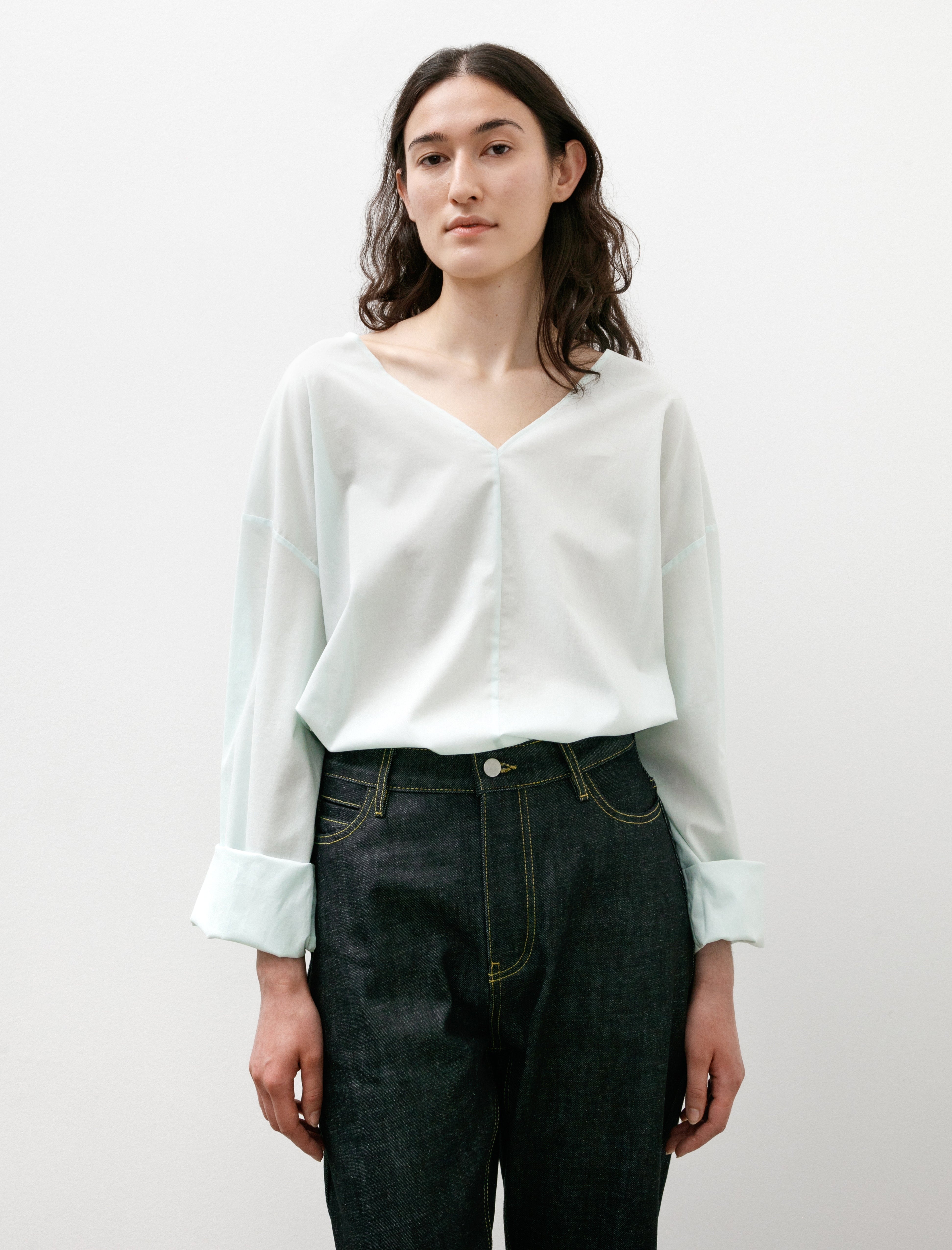 Graphpaper Silicon Lawn V-Neck Blouse Pale Green