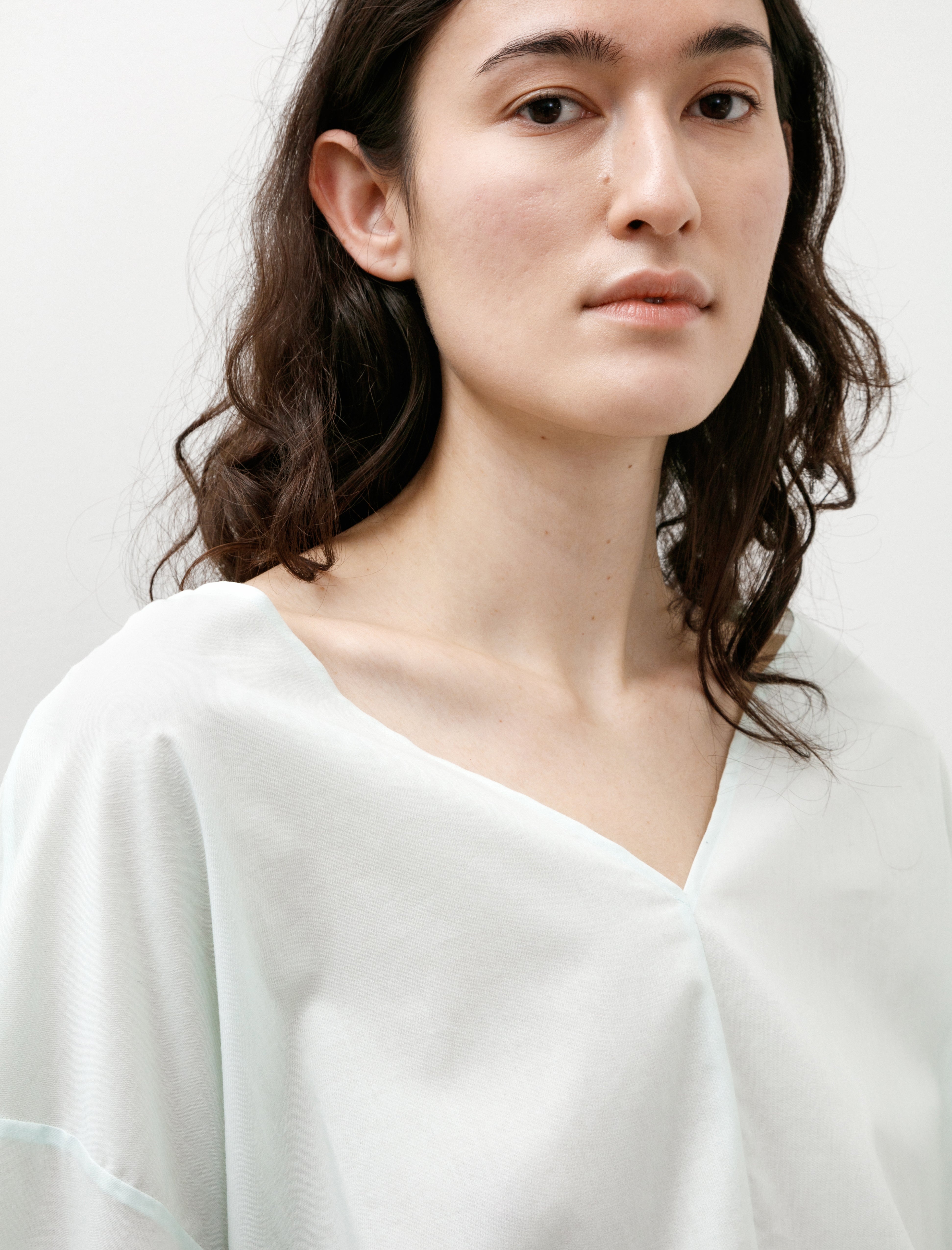 Graphpaper Silicon Lawn V-Neck Blouse Pale Green