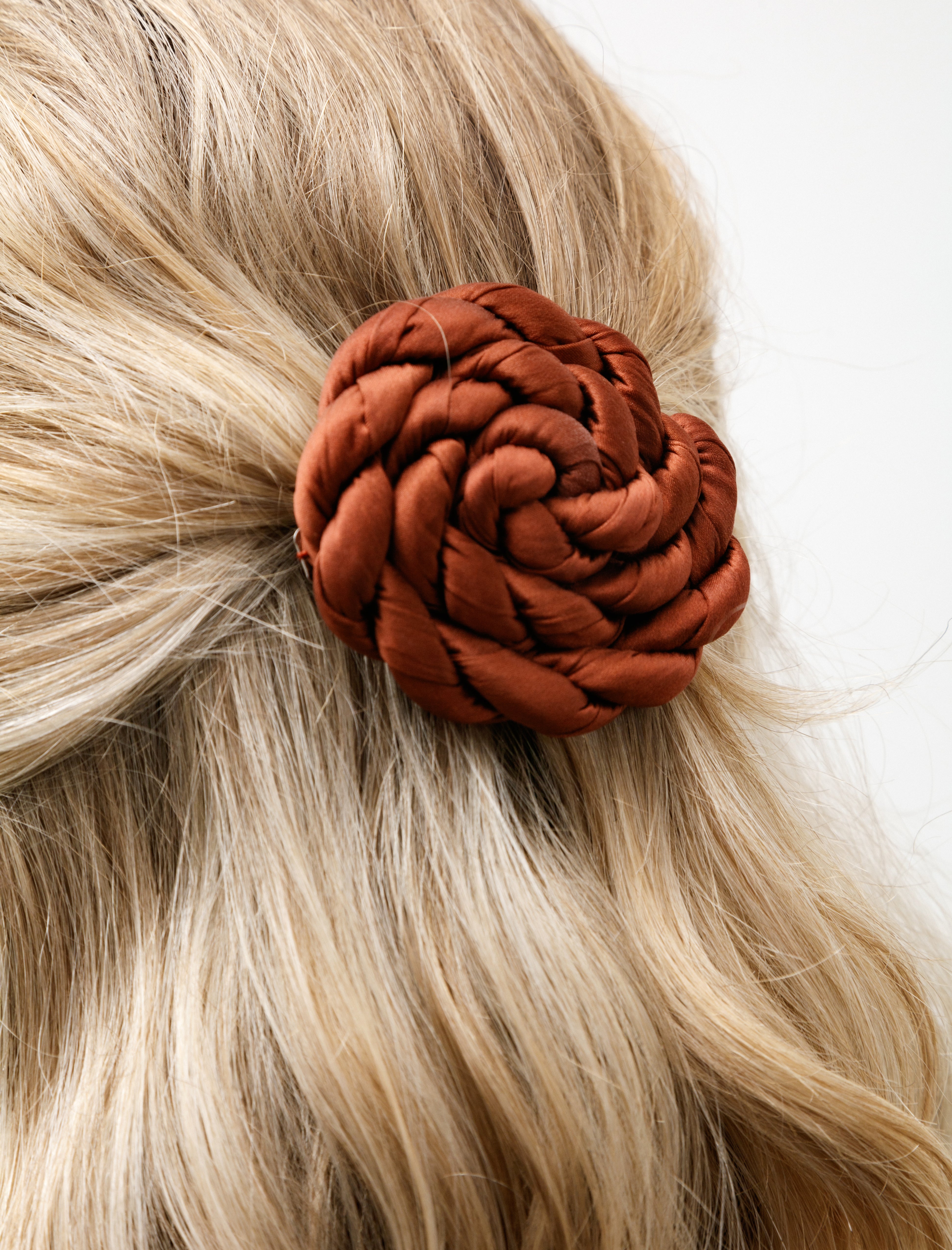 Azur Silk Round Hair Clip Mahogany