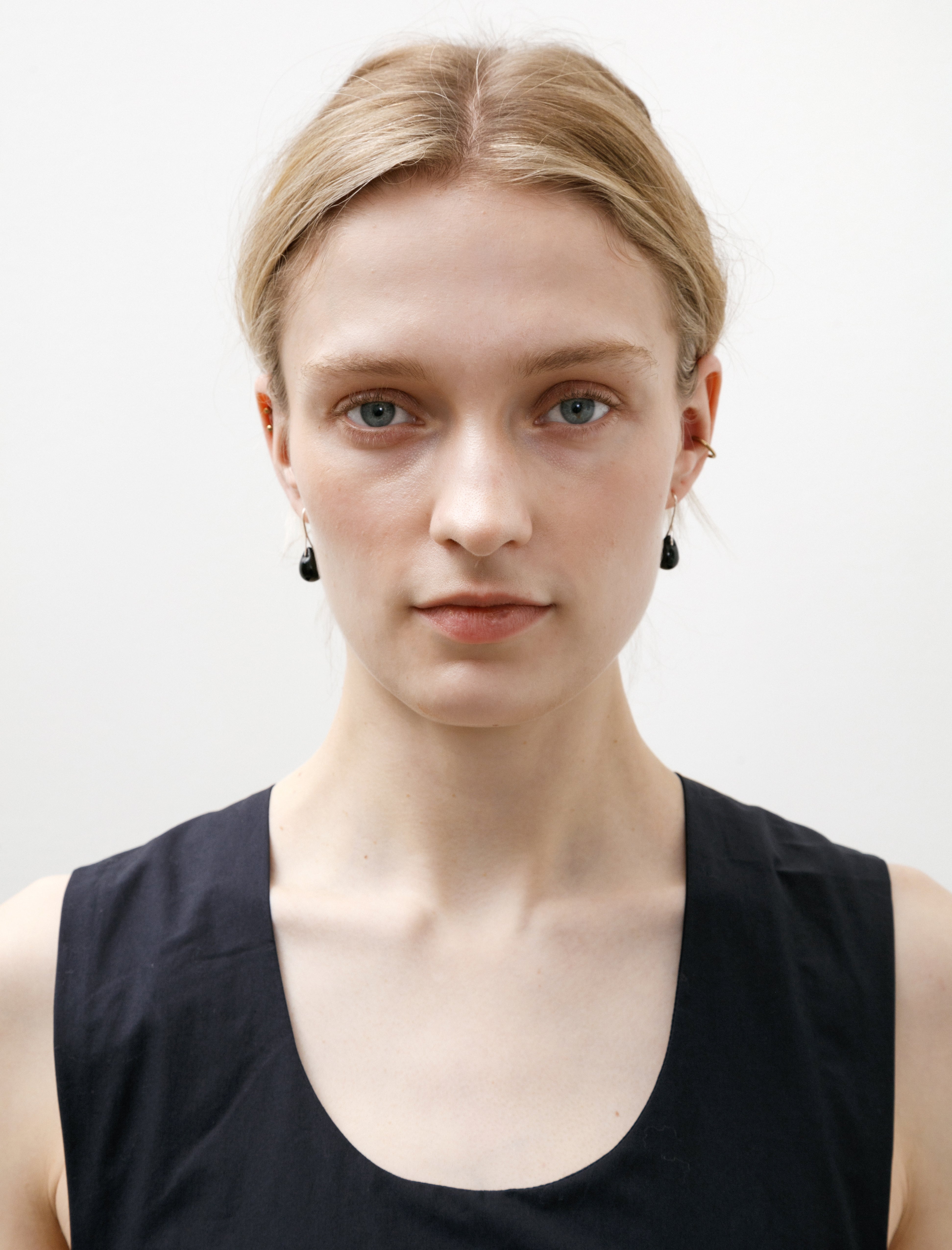 Sisi Joia Gota Mini Earrings Black