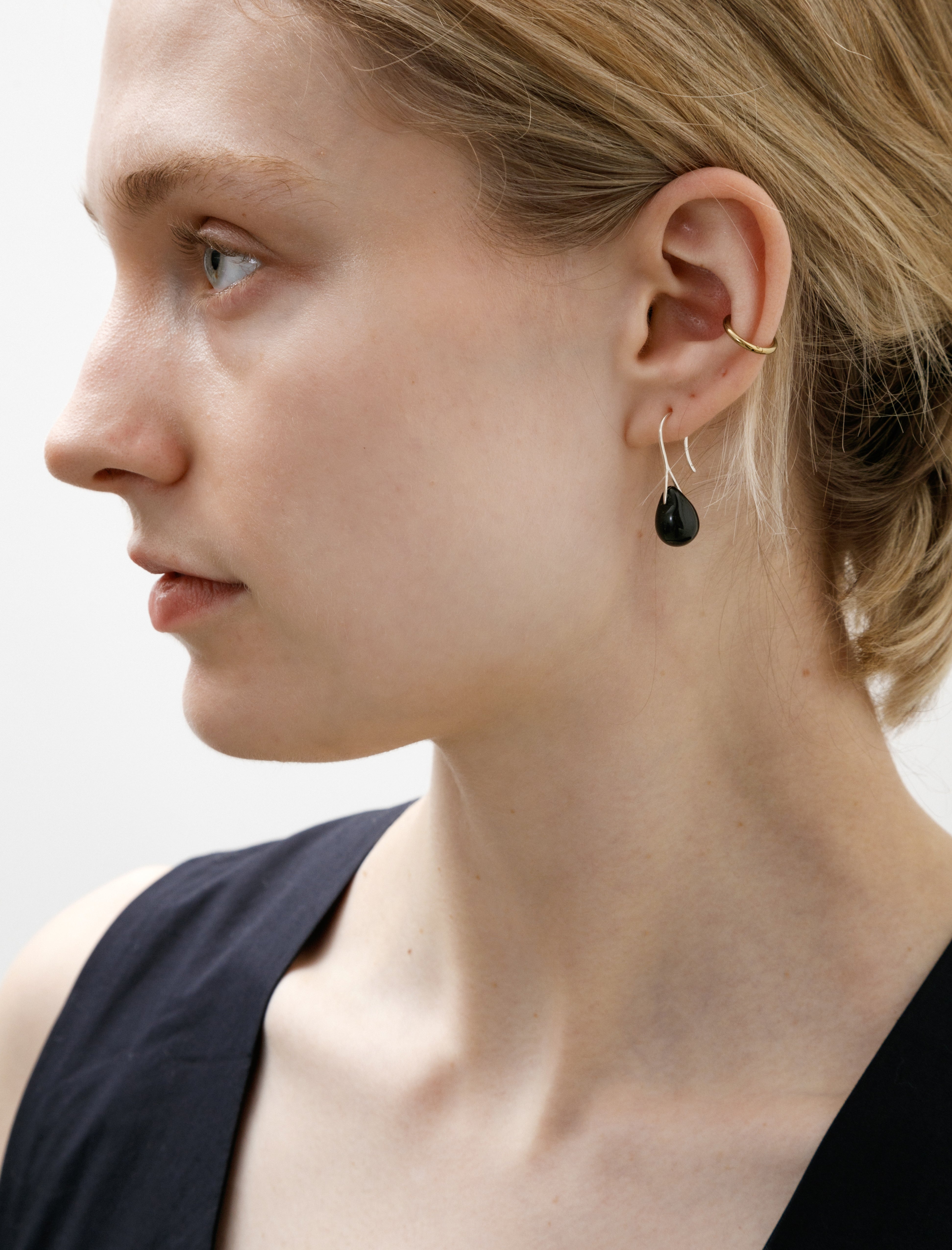 Sisi Joia Gota Mini Earrings Black