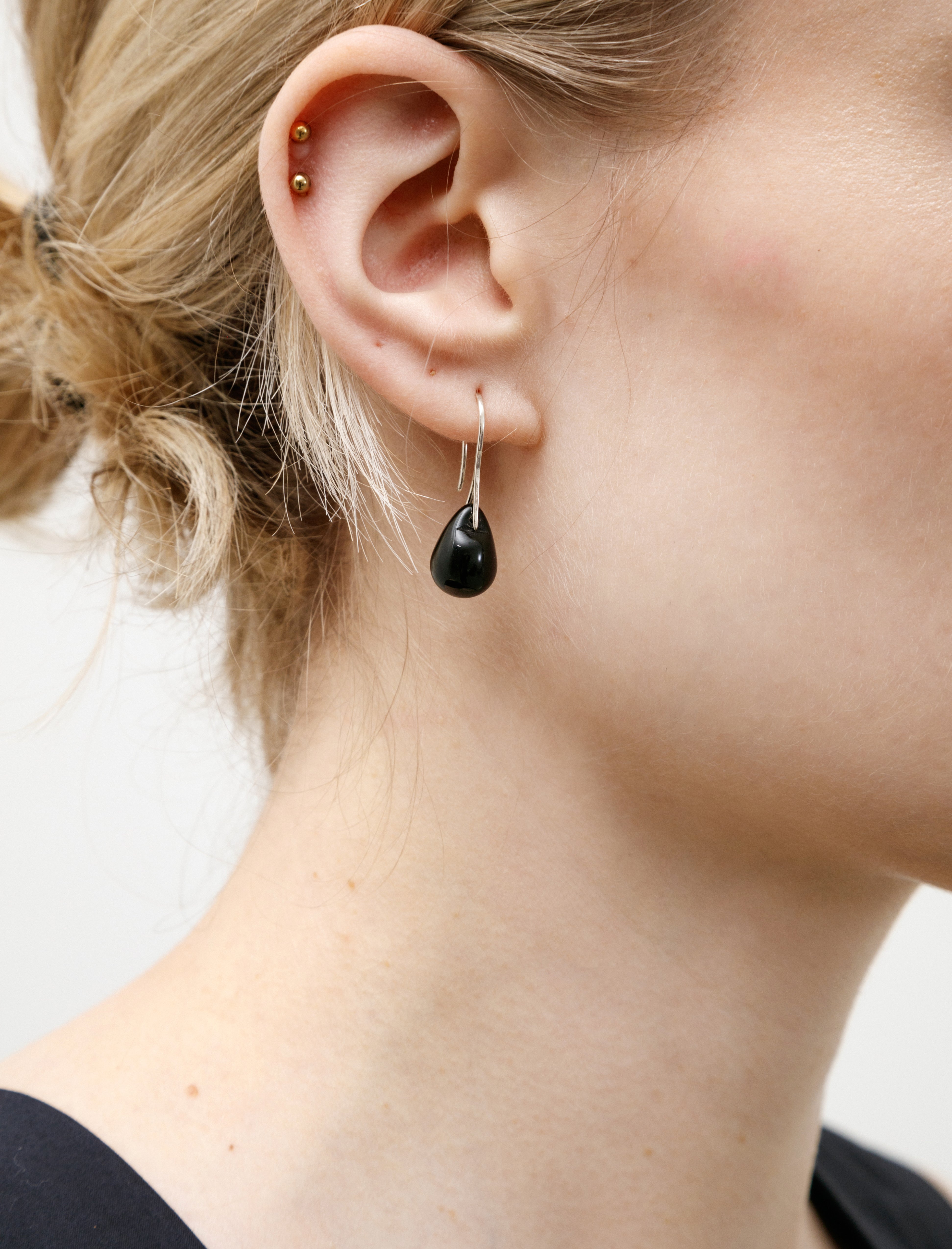 Sisi Joia Gota Mini Earrings Black