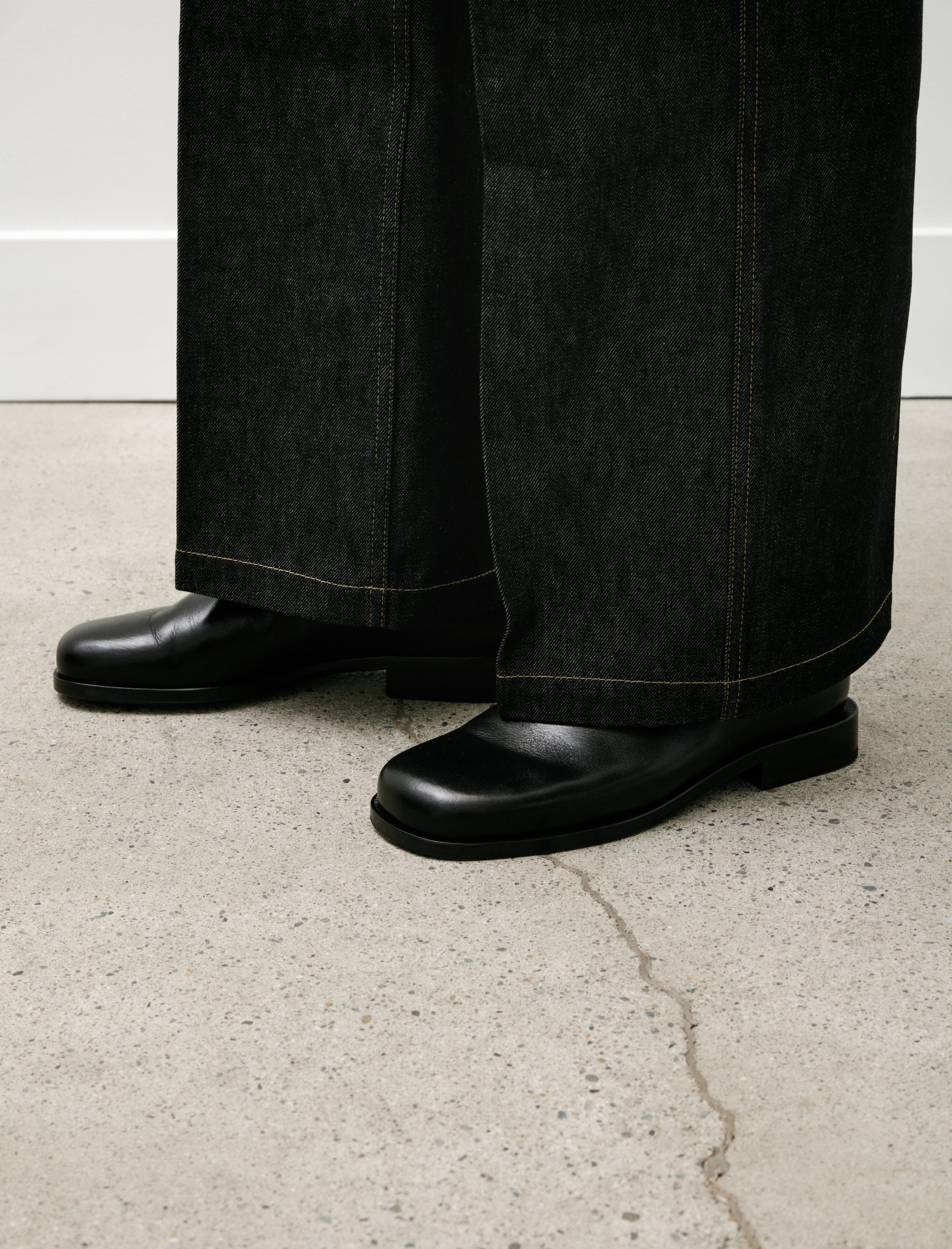 Lemaire Anatomic Slip on Black