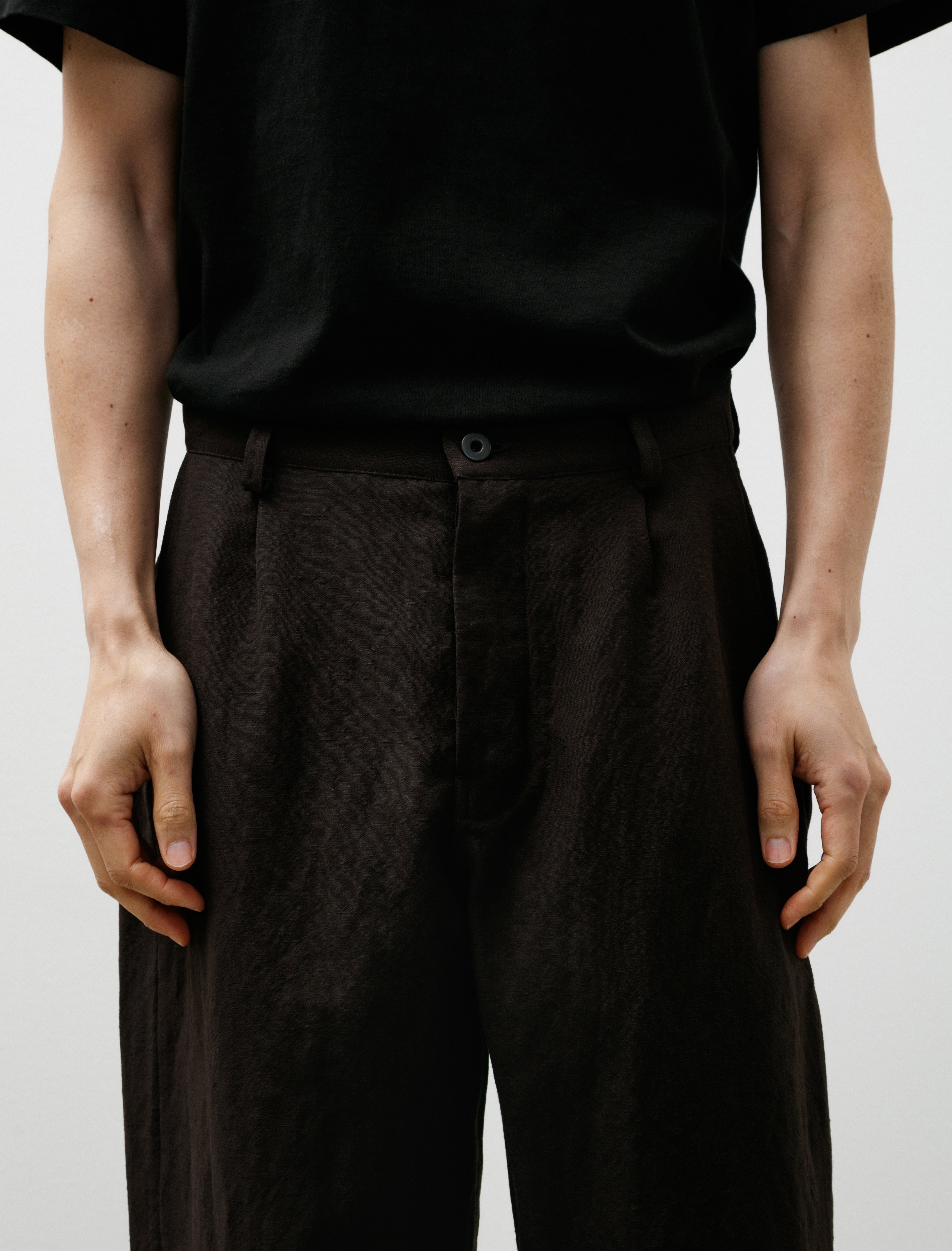 Evan Kinori Single Pleat Pant Wool/Linen Canvas Dark Brown