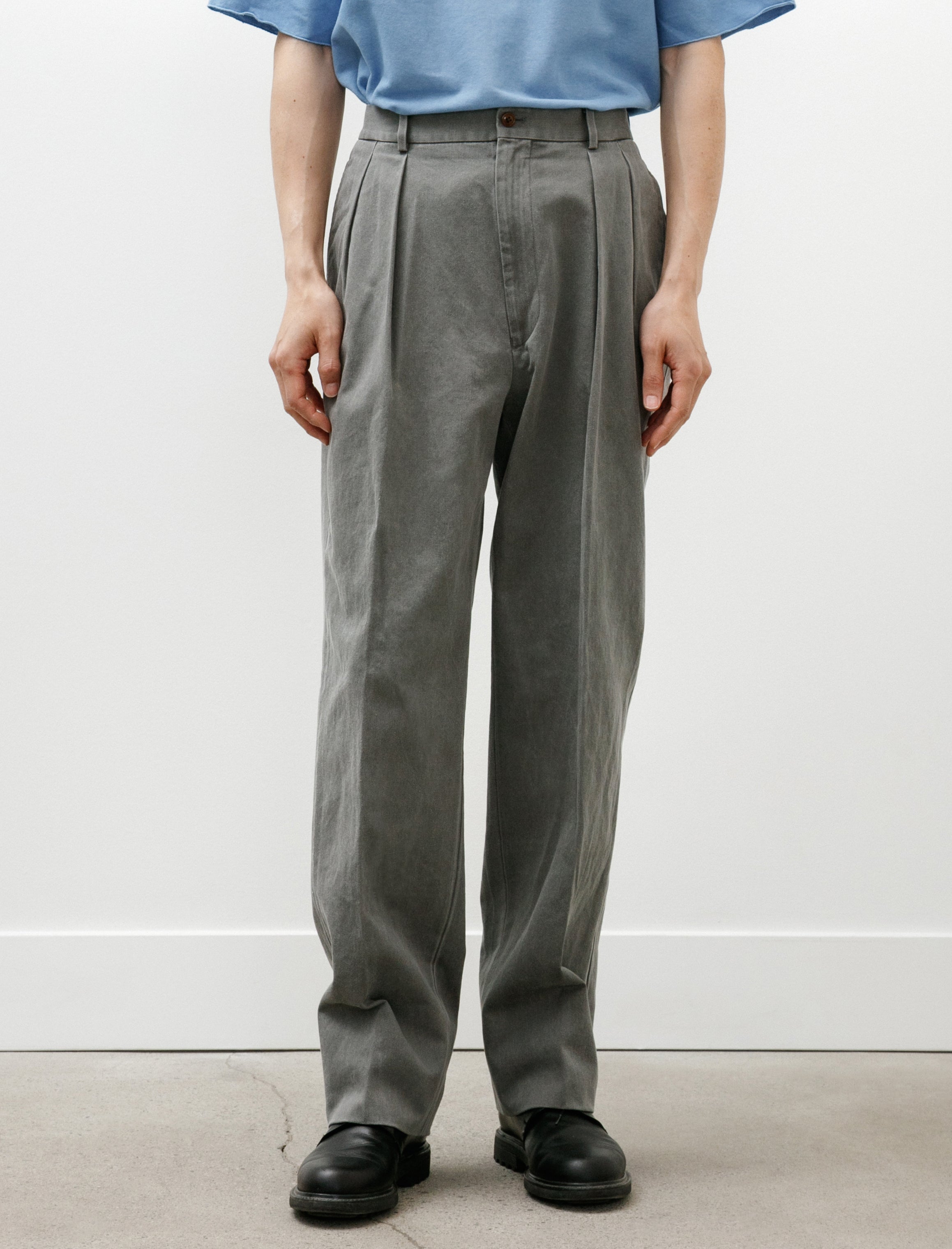 Neat Chino Light Fade Grey
