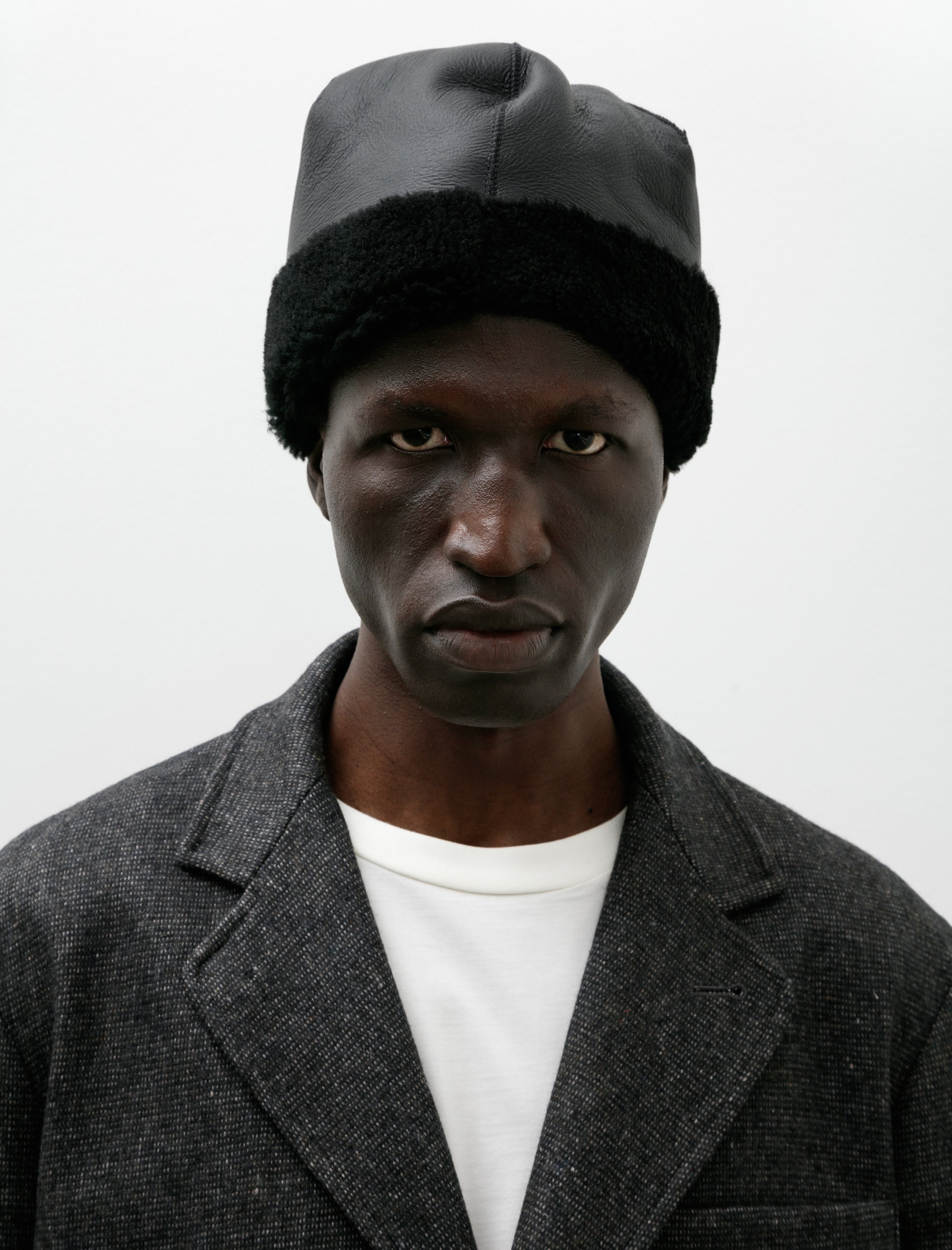 Conkers Liberty Cap Curly Merino Sherling Black