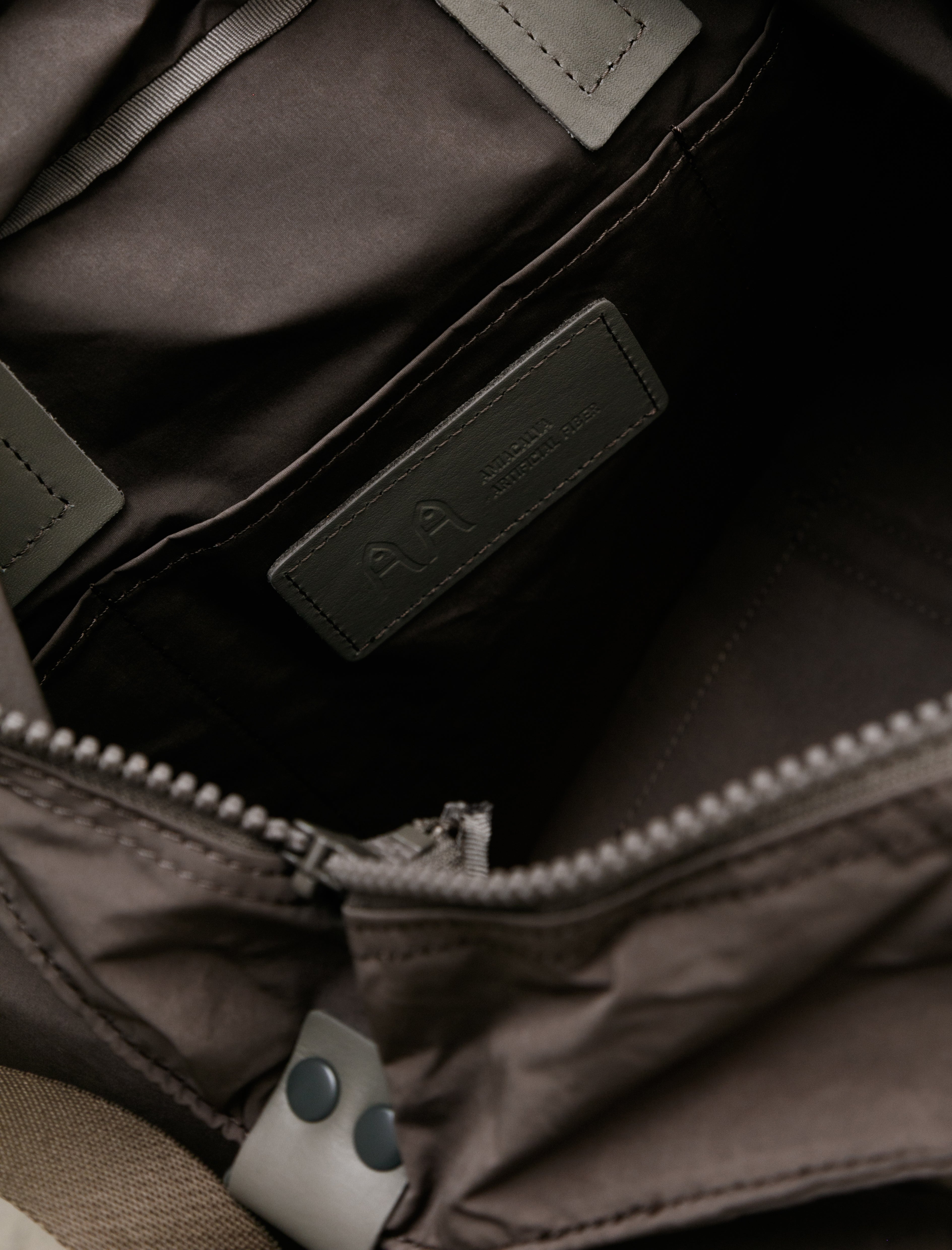 Amiacalva Gabardine 2 Way Shoulder Y Grey