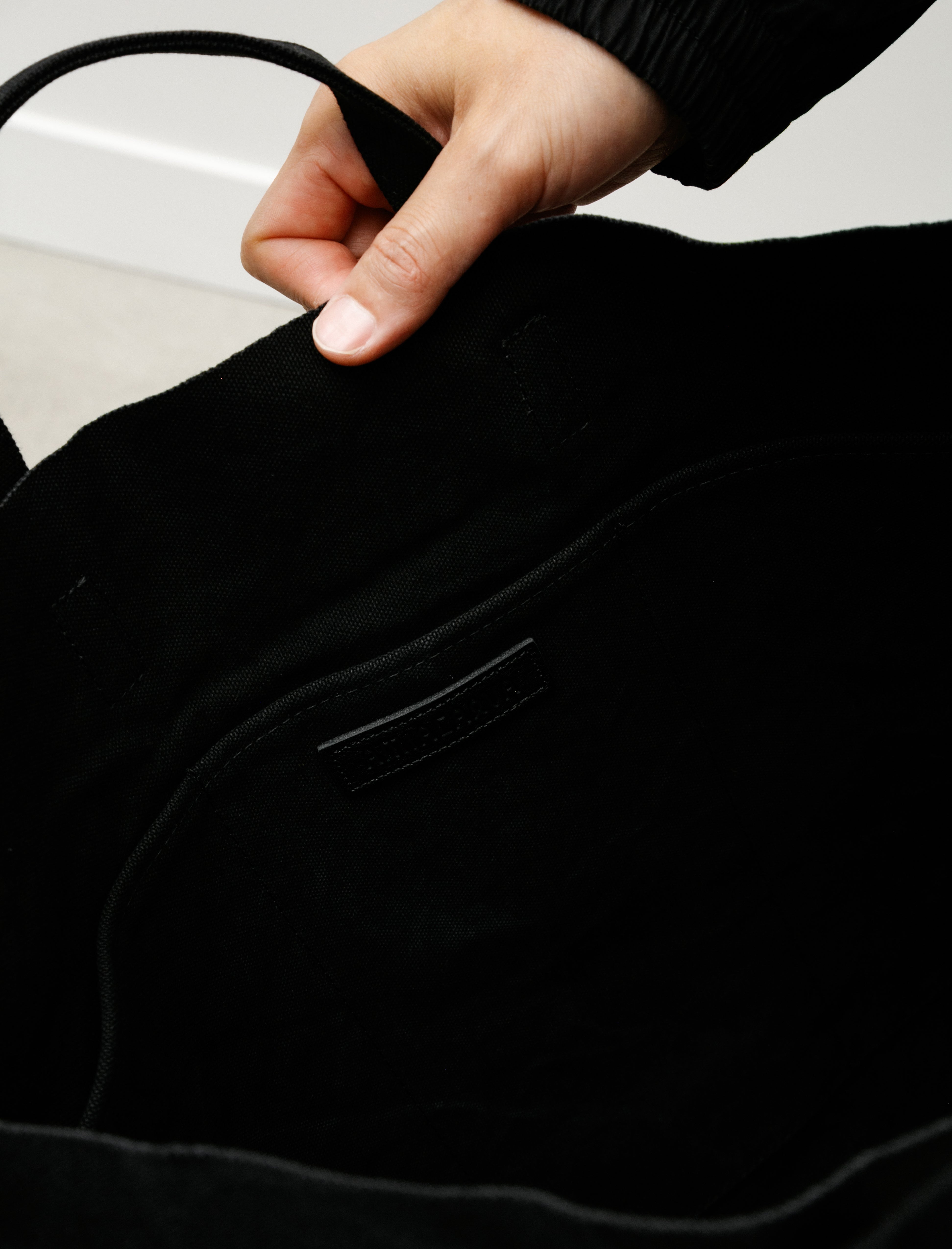 Amiacalva Washed Canvas 6 Pockets Tote T Black