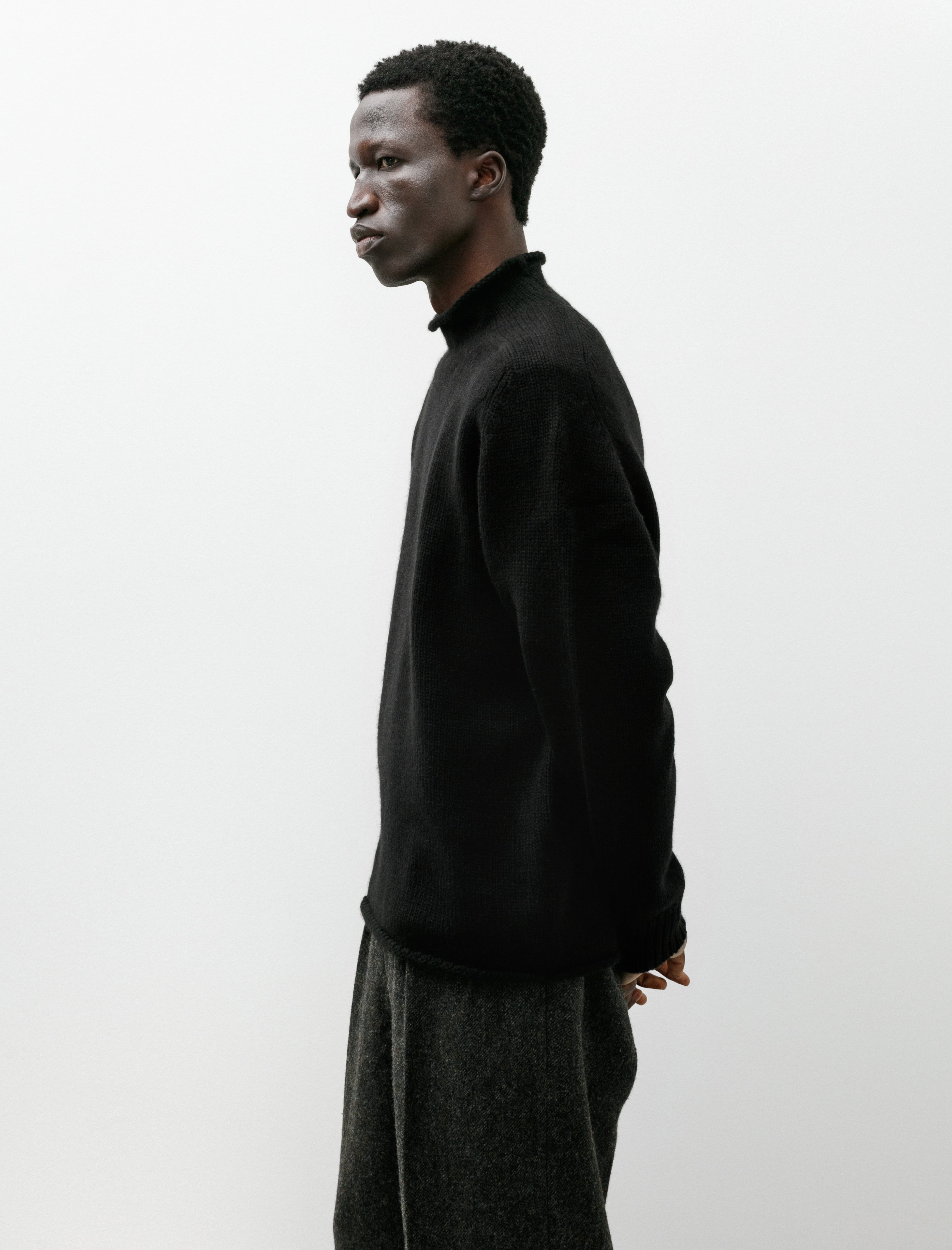 Maatee & Sons Cashmere Roll Neck Sweater Black