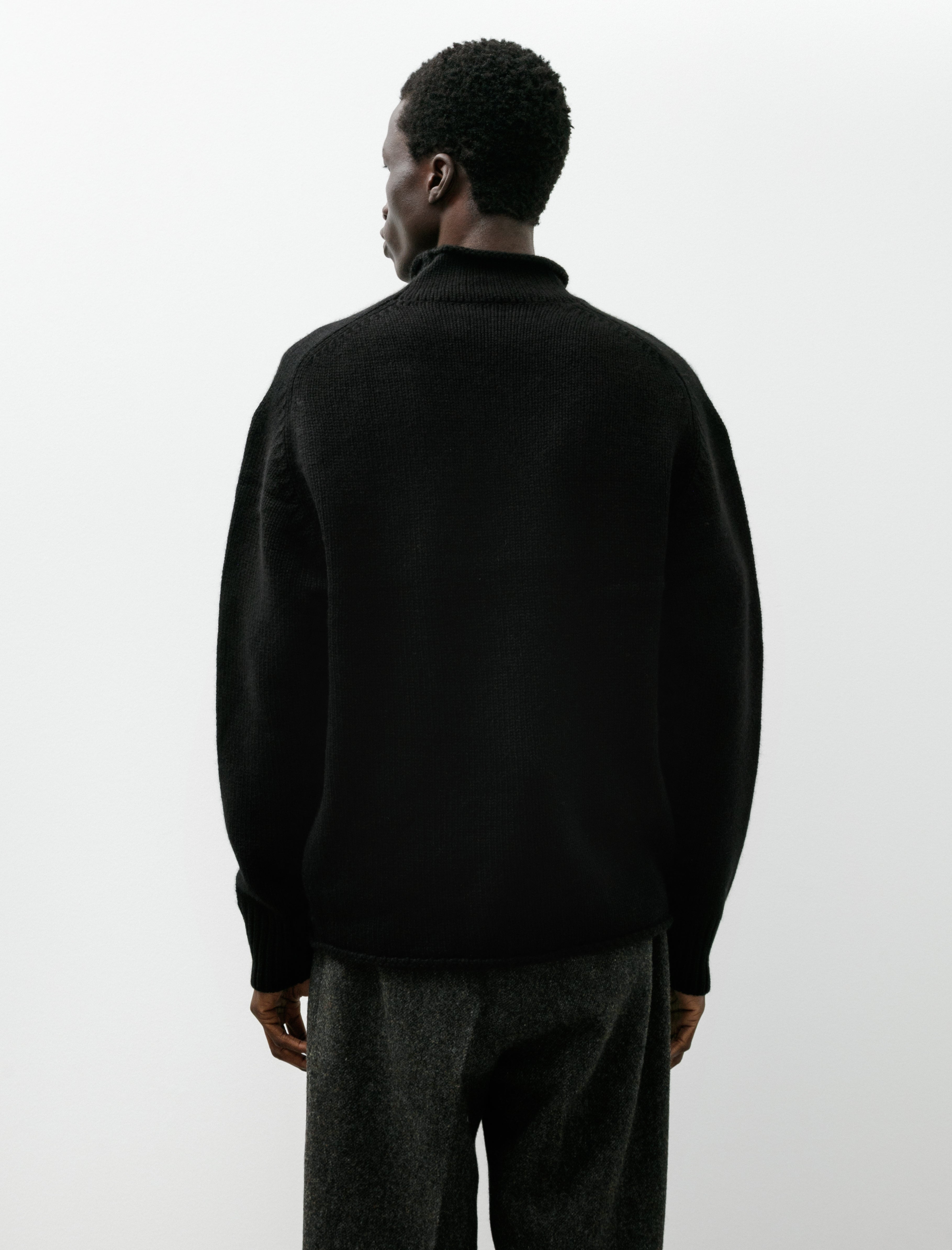 Maatee & Sons Cashmere Roll Neck Sweater Black