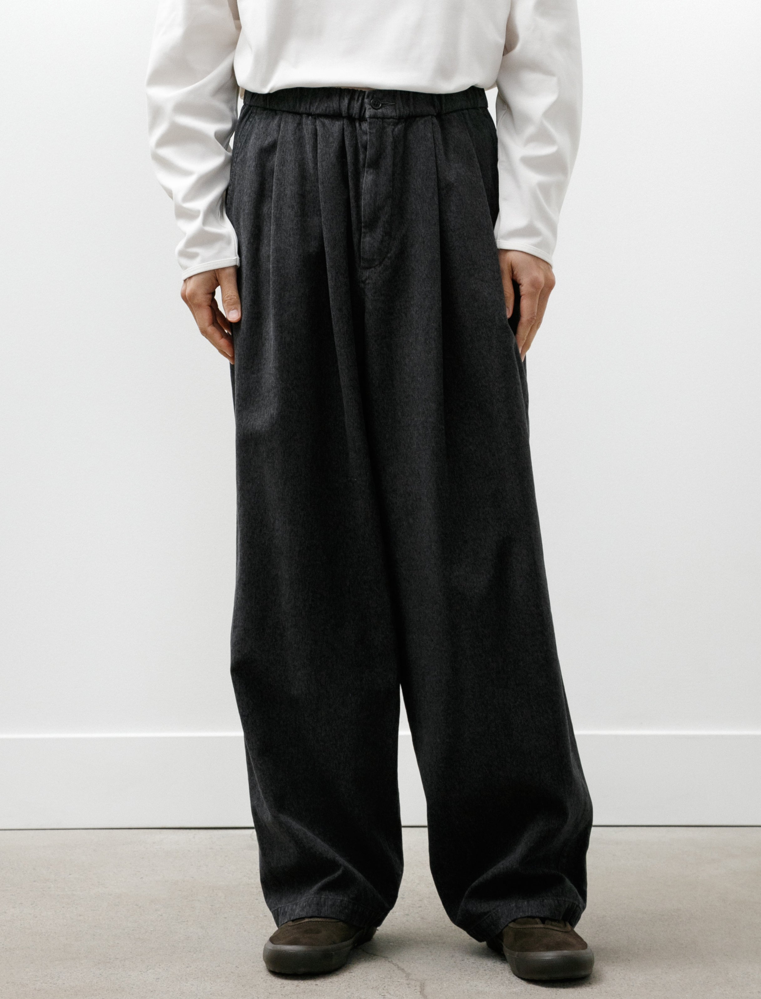 Graphpaper Sulfur Dyed Gabardine Two Tuck Easy Pants Grey