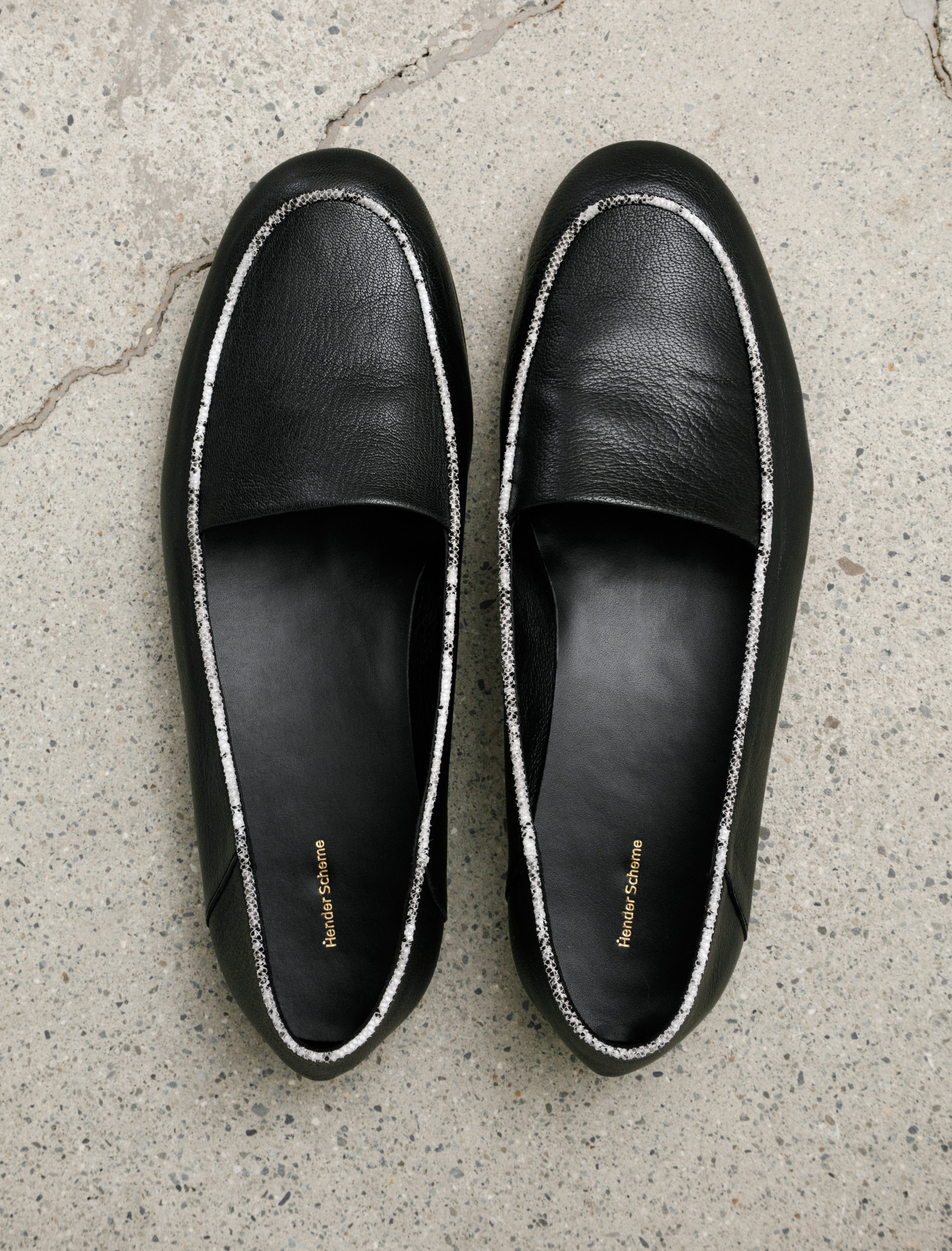 Hender Scheme Oval Moca Black Python