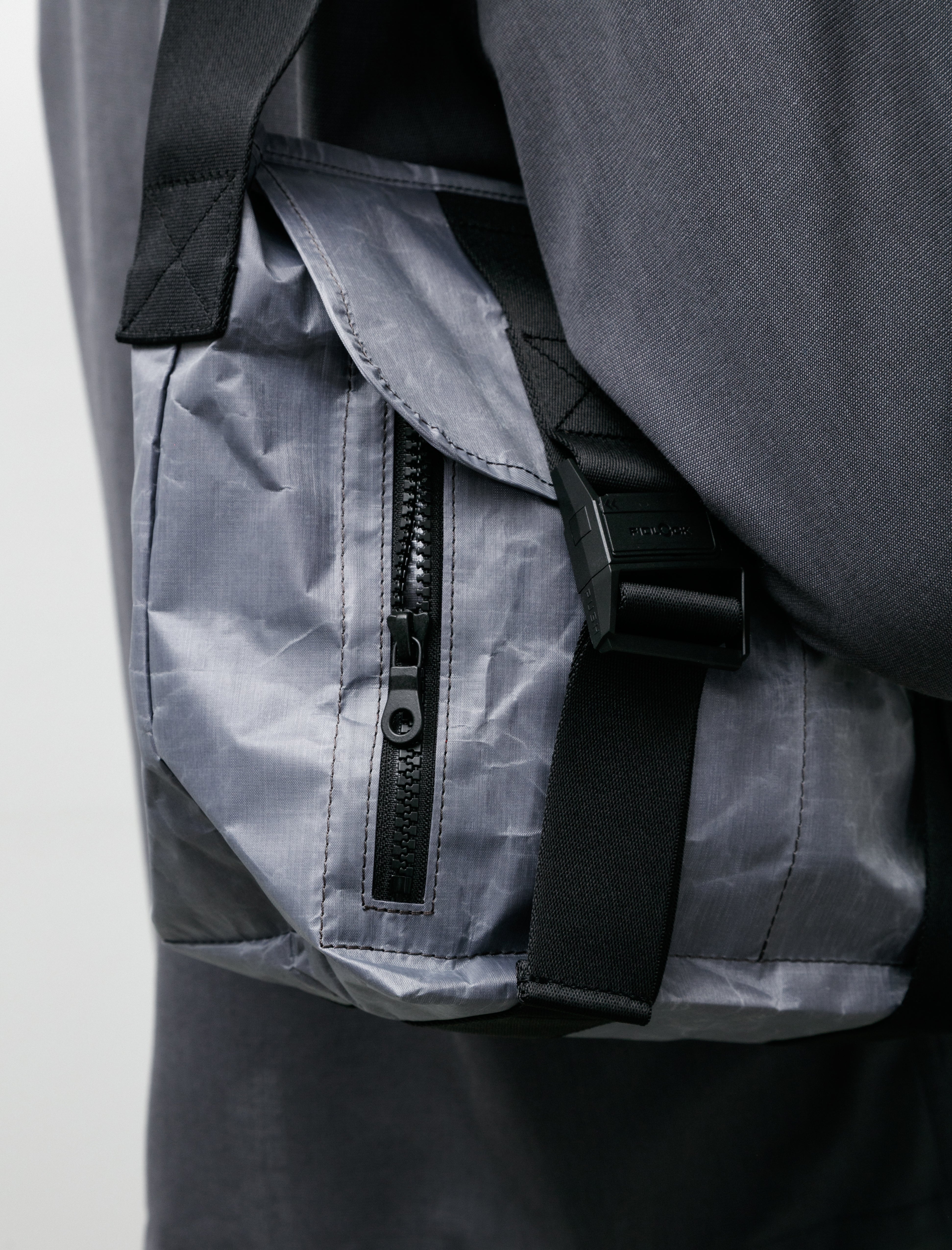Amiacalva Dyneema Messenger Bag S Grey