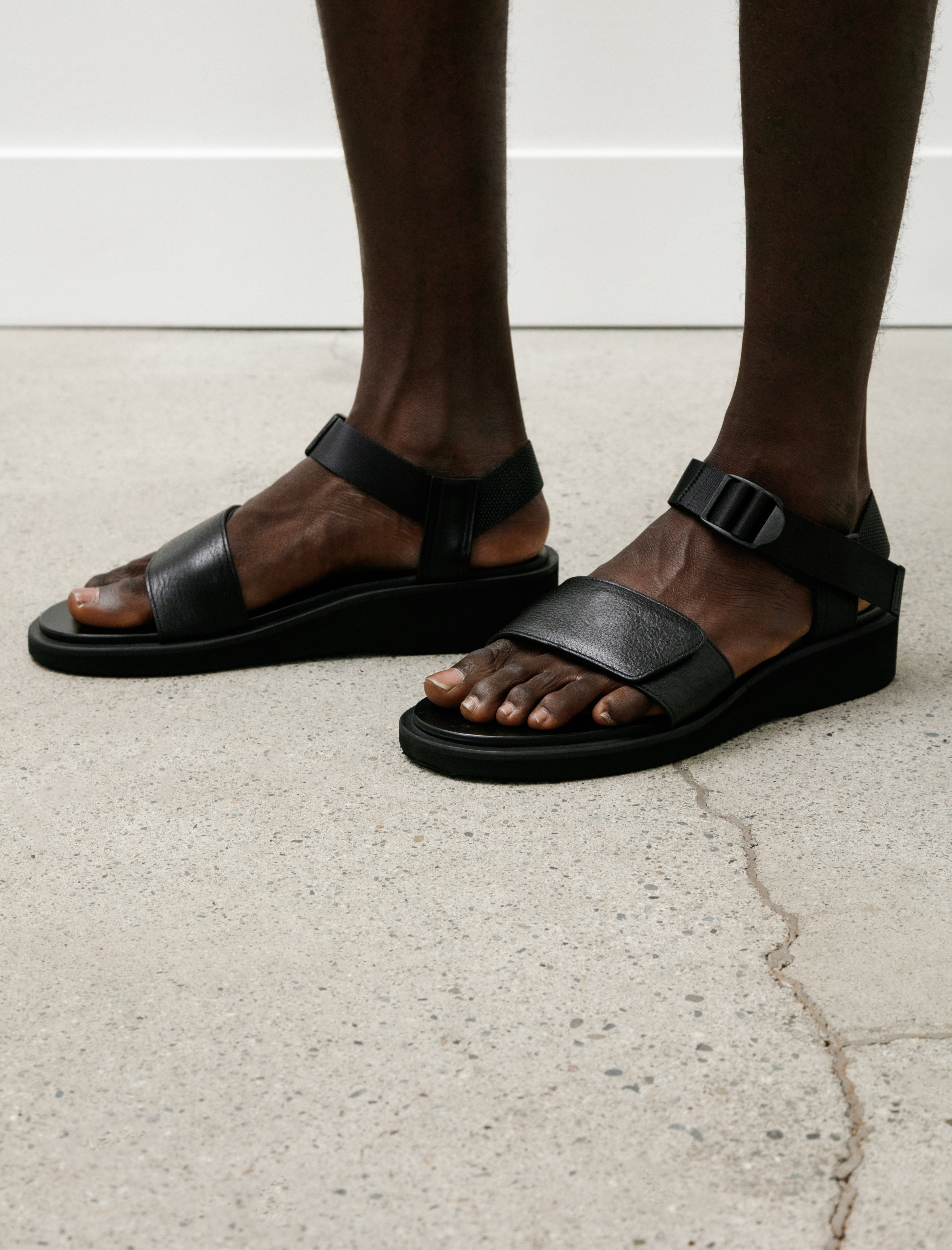 Footworks Sandals with Velcro Straps Wide Belt Grain Leather Black