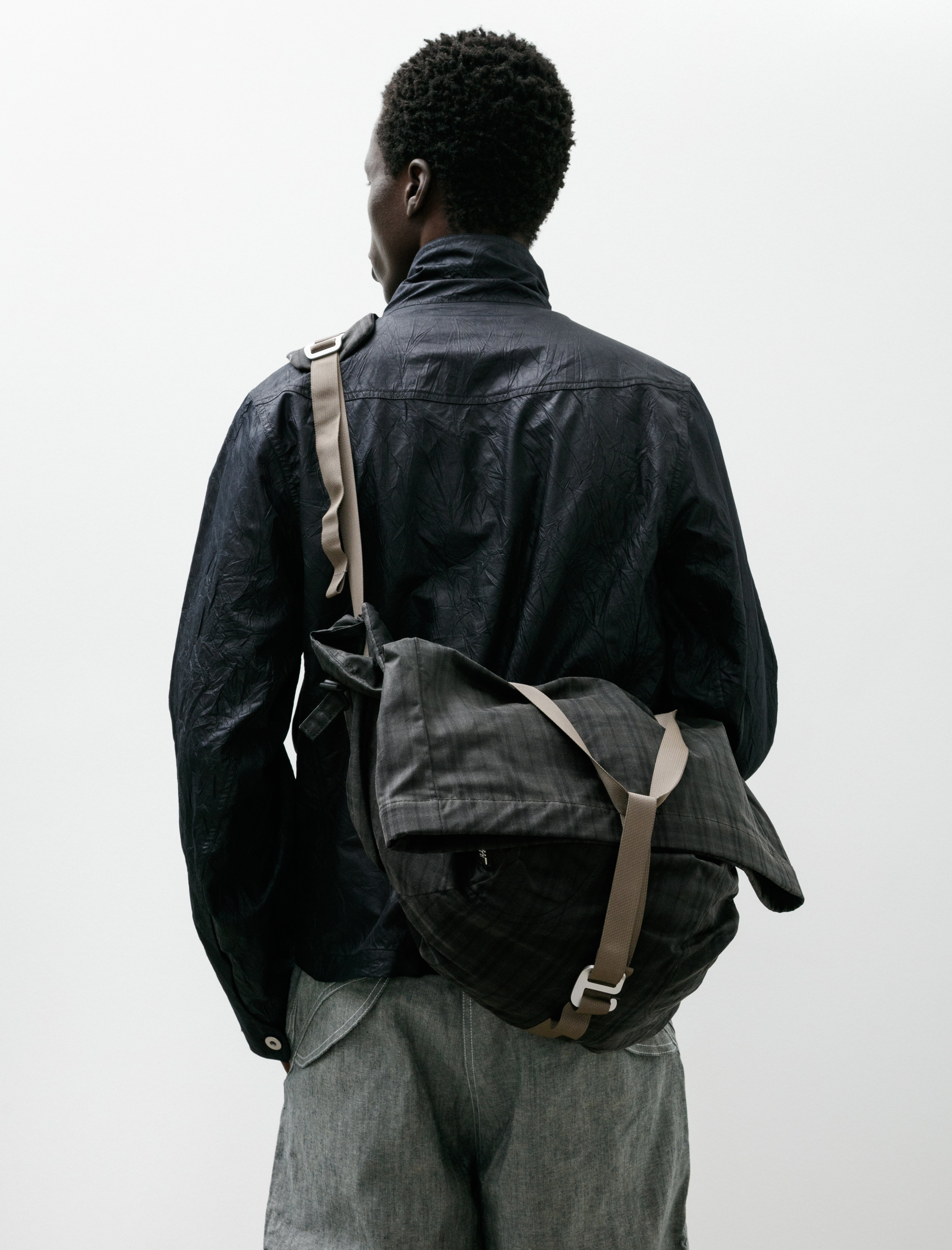 Colin Meredith Bubble Roll Wax Messenger Bag Grey Plaid