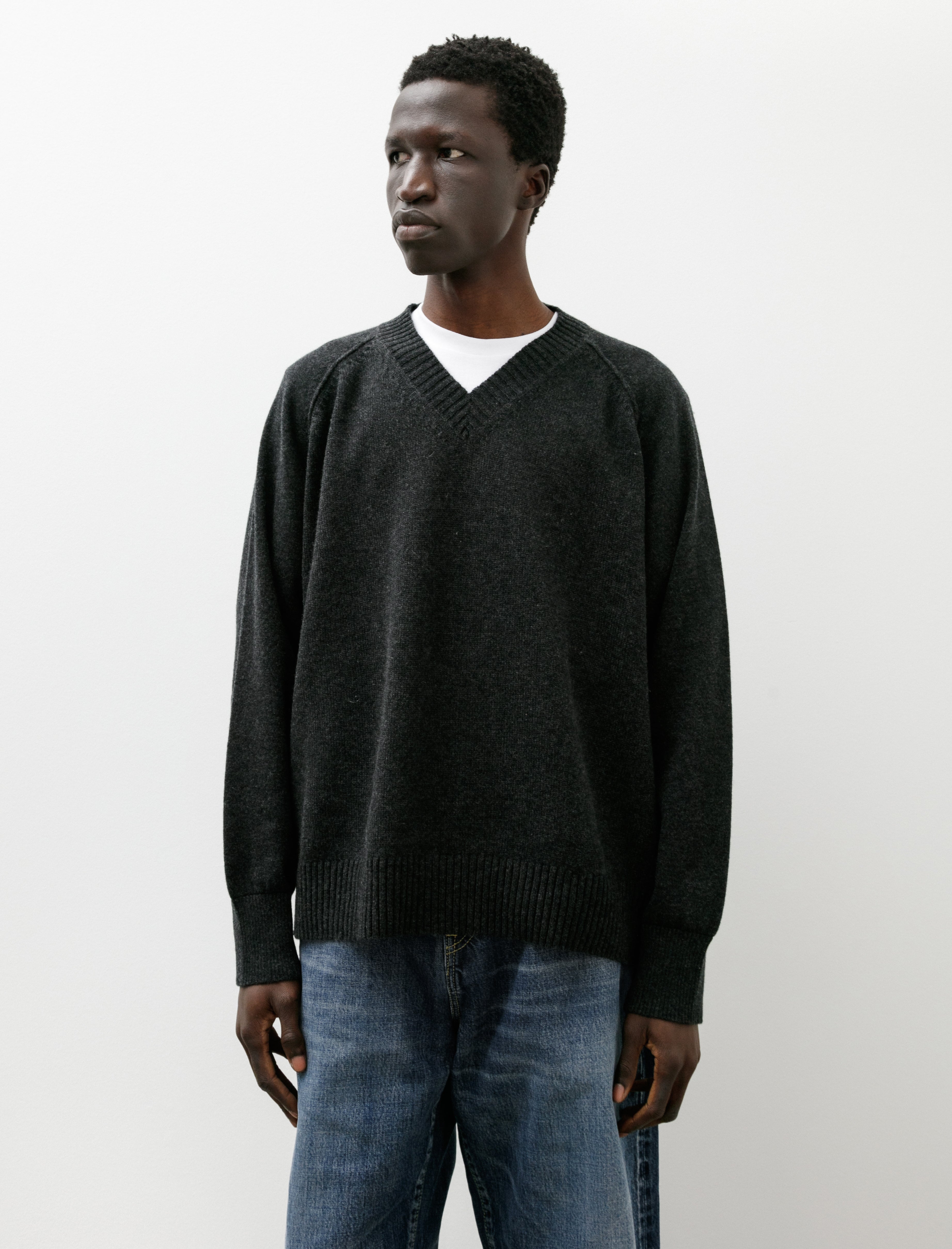 Sire V-Neck Cashmere Knit Charcoal