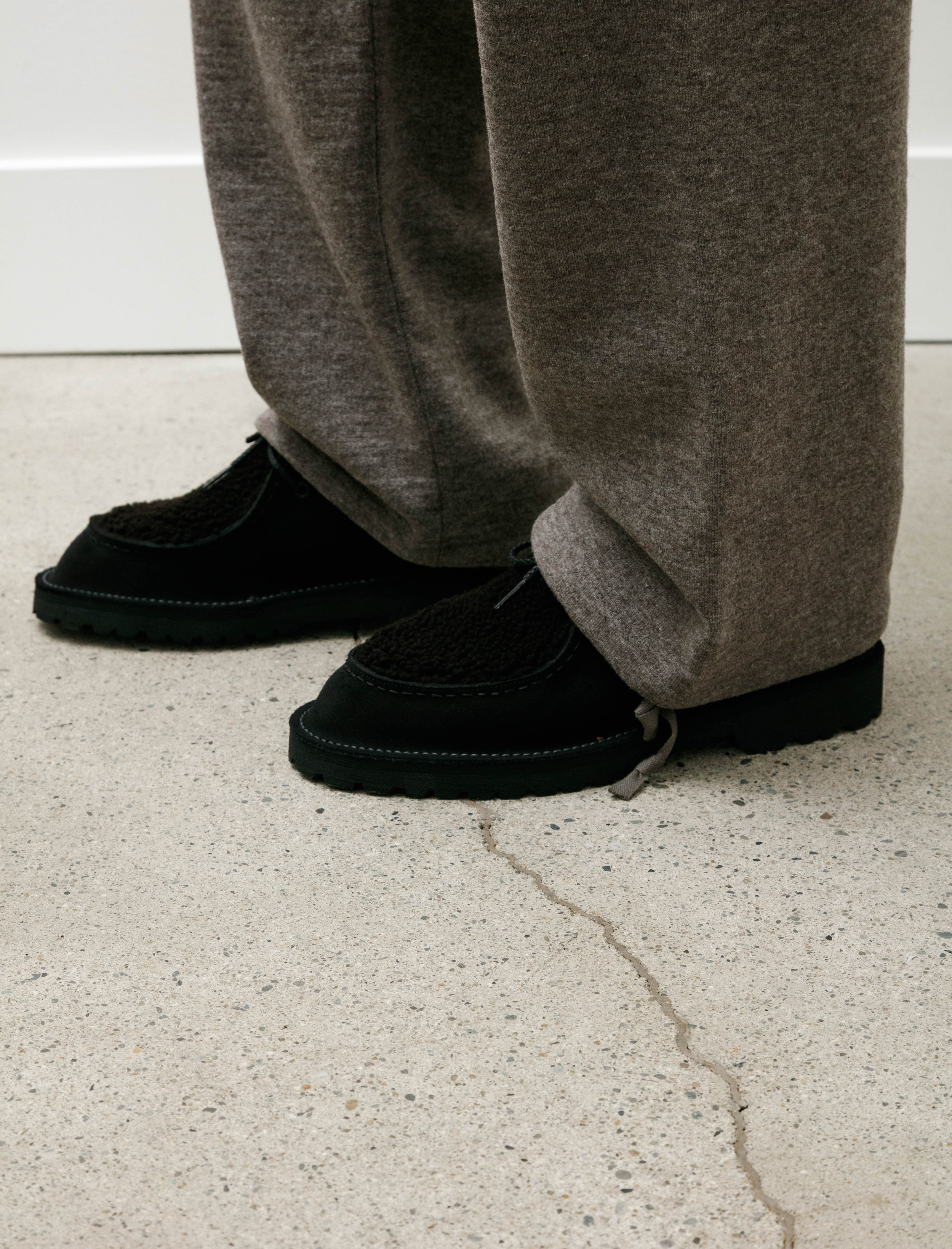 Hender Scheme Mouton Henri Shoe Black