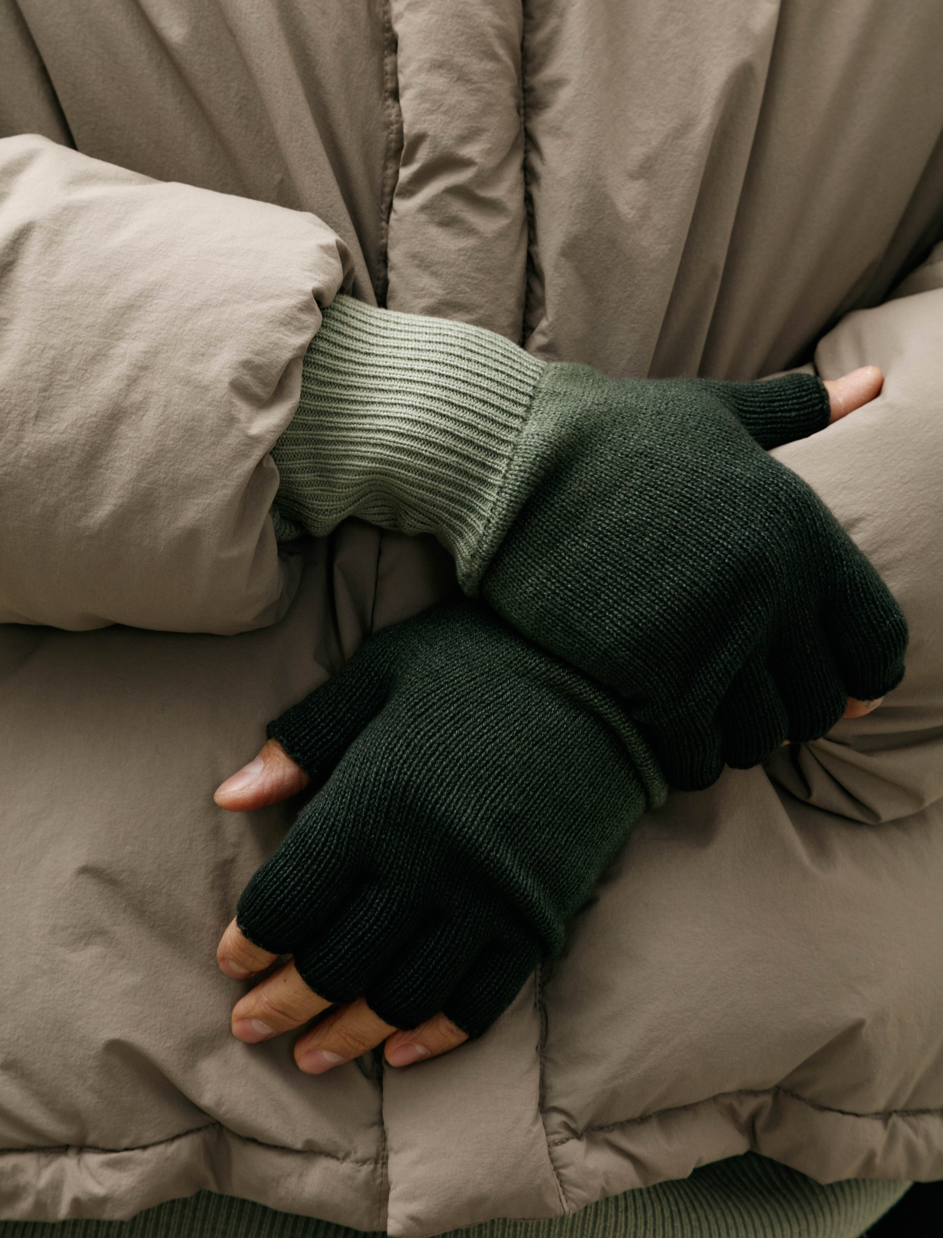 Graphpaper Gradient Dyed Wool Knit Fingerless Gloves Green