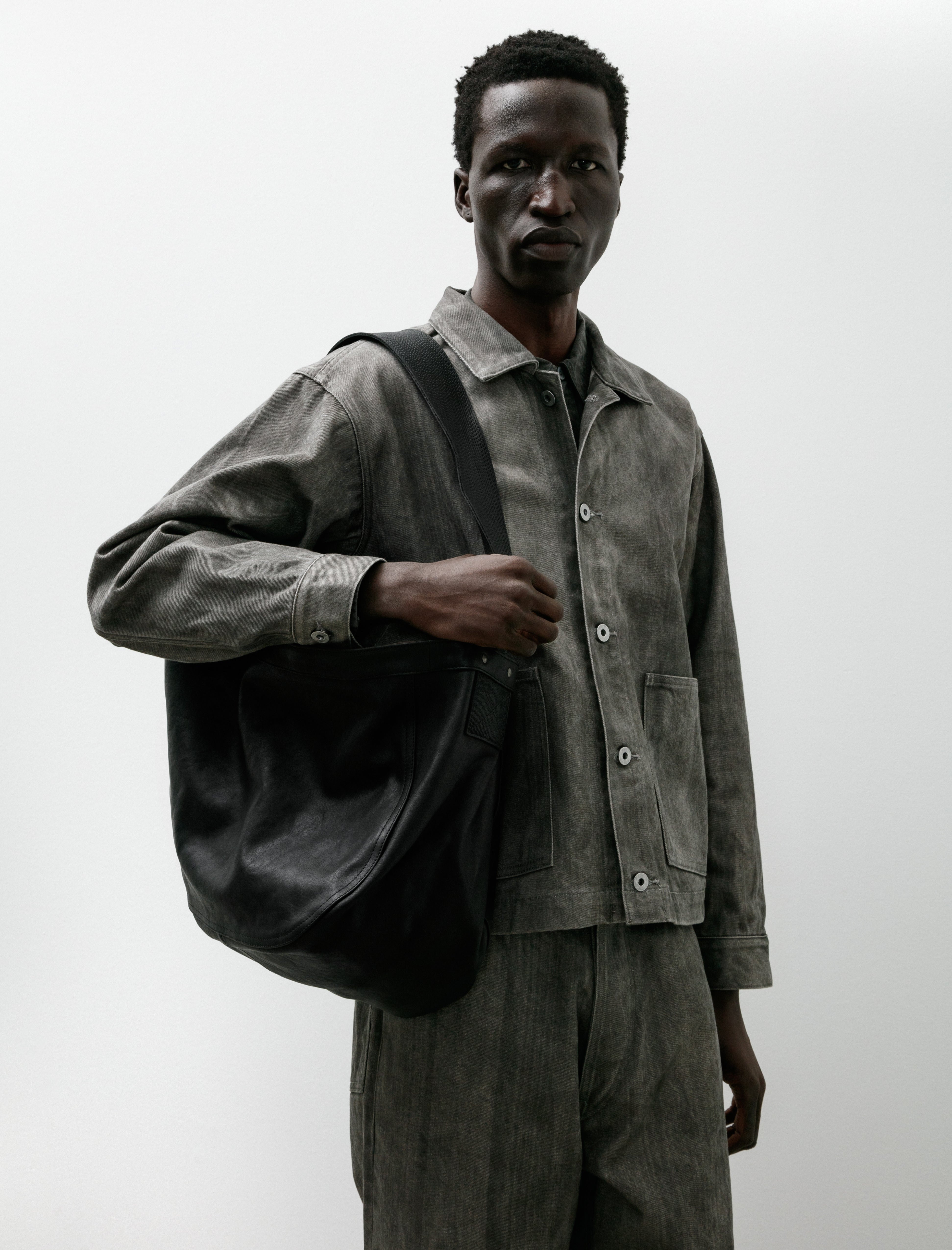 Taiga Takahashi Lot 004 Newsboy Horse Leather Bag Black