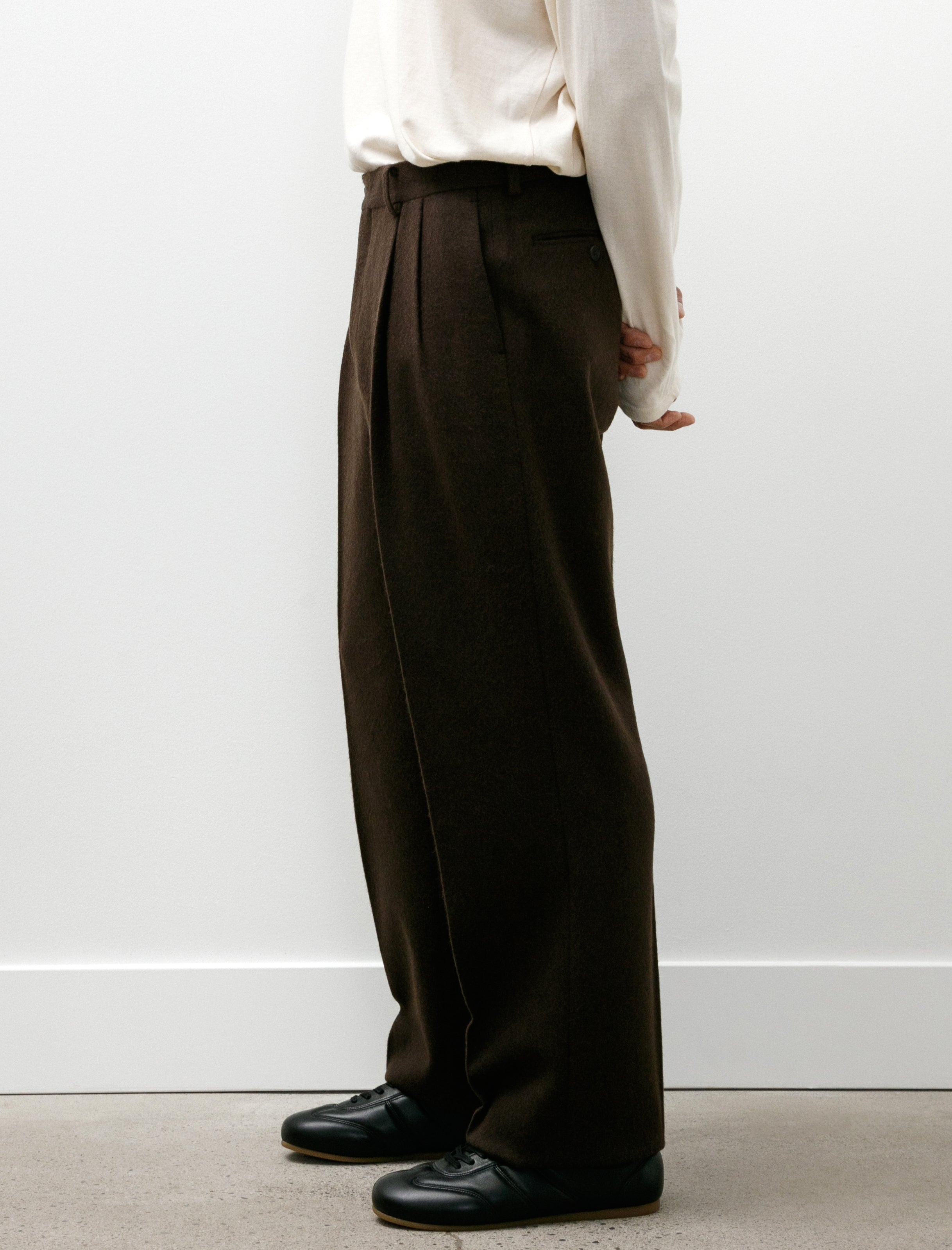 Auralee Baby Camel Flannel Two-Tuck Slacks Dark Brown