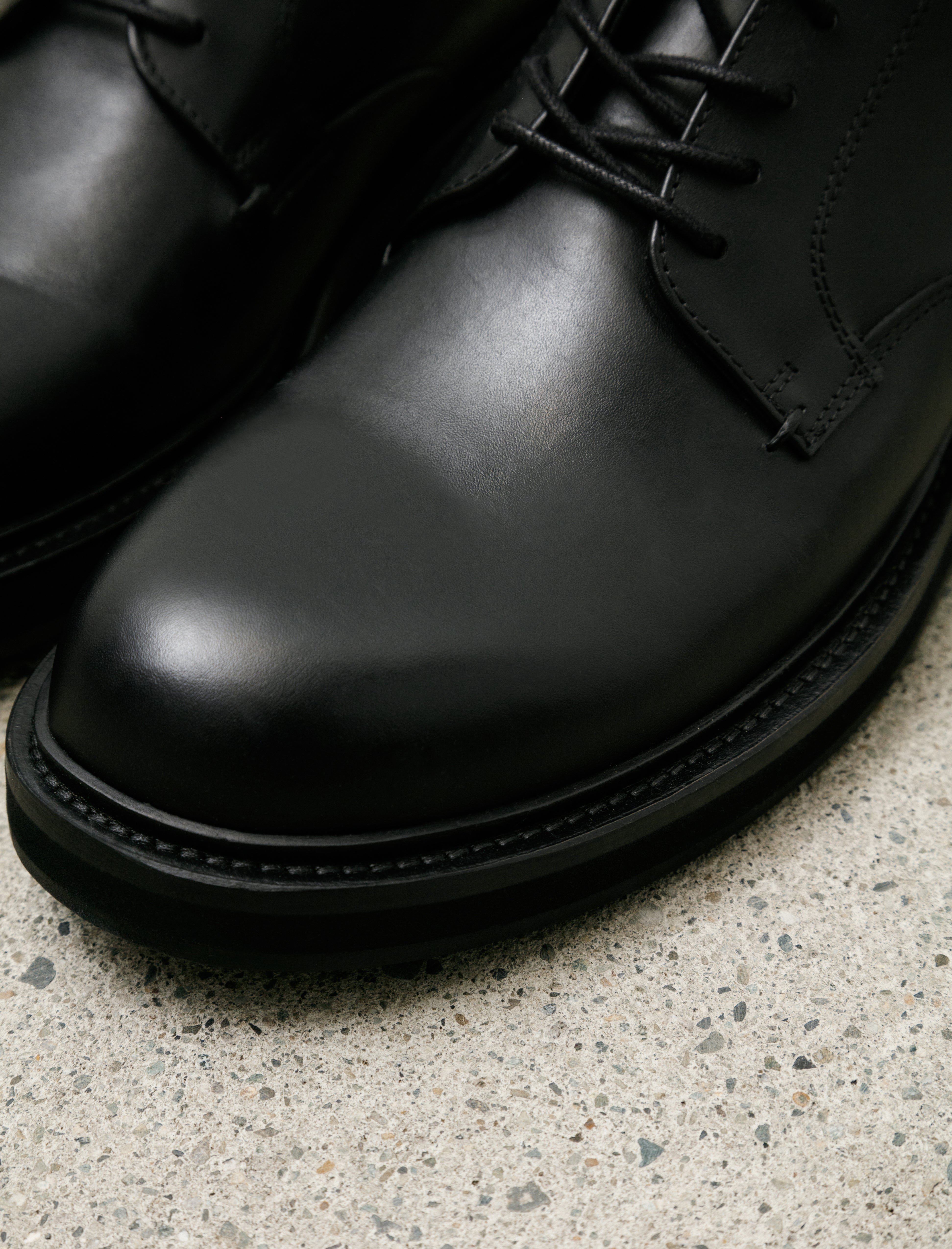 Paracia Mid-Heel Derby Calfskin Black