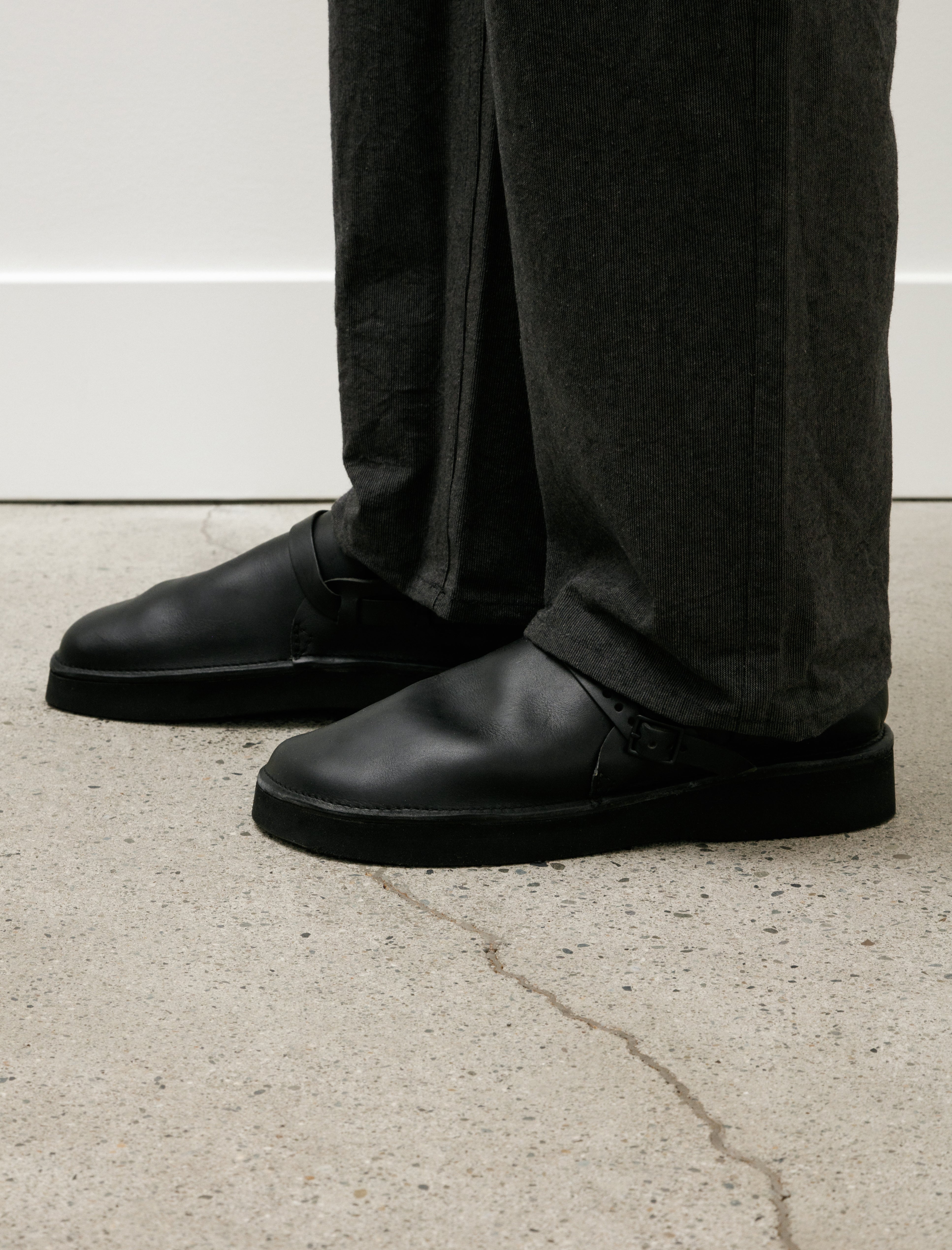 MAN-TLE R19 Aurora Low Black Horween