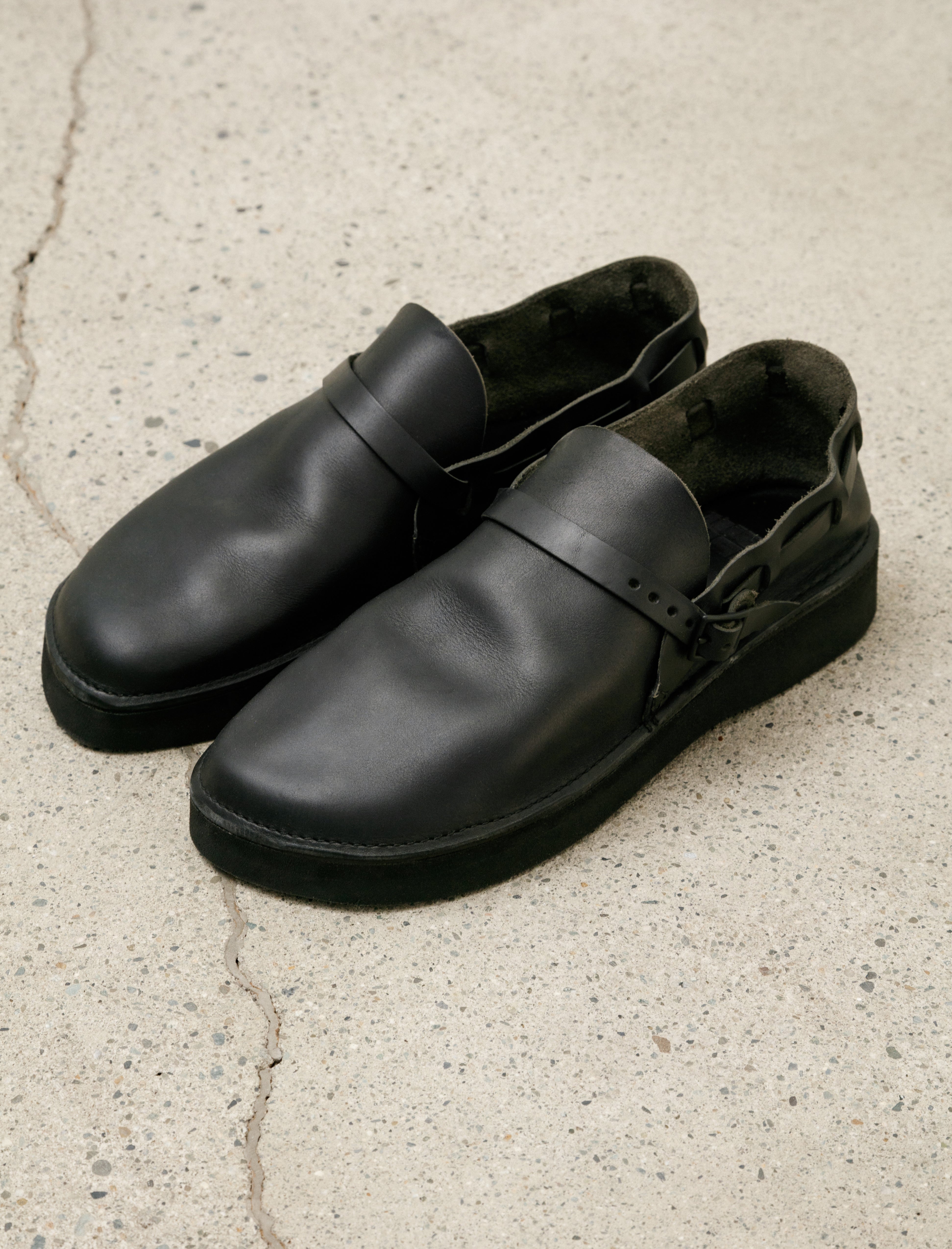 MAN-TLE R19 Aurora Low Black Horween