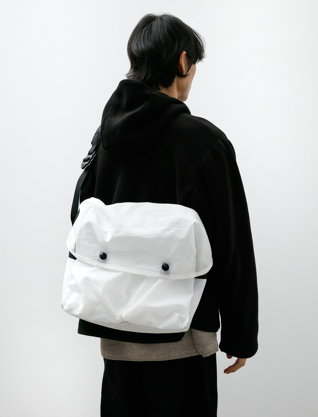 MAN-TLE R19 Gear-4 Mini Messenger White Nylon – Neighbour