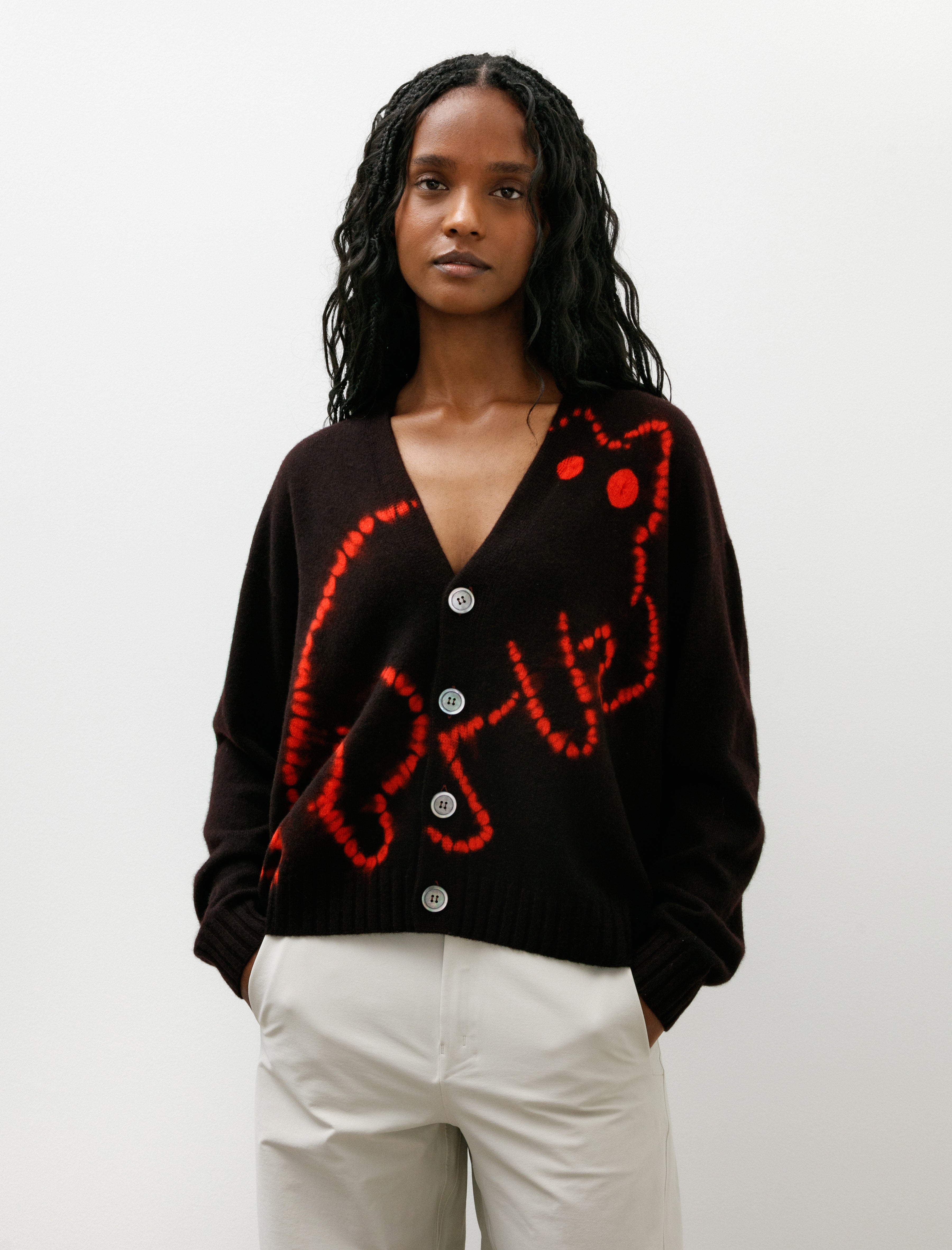 Suzusan Cashmere Seamless Short Cardigan Black Red