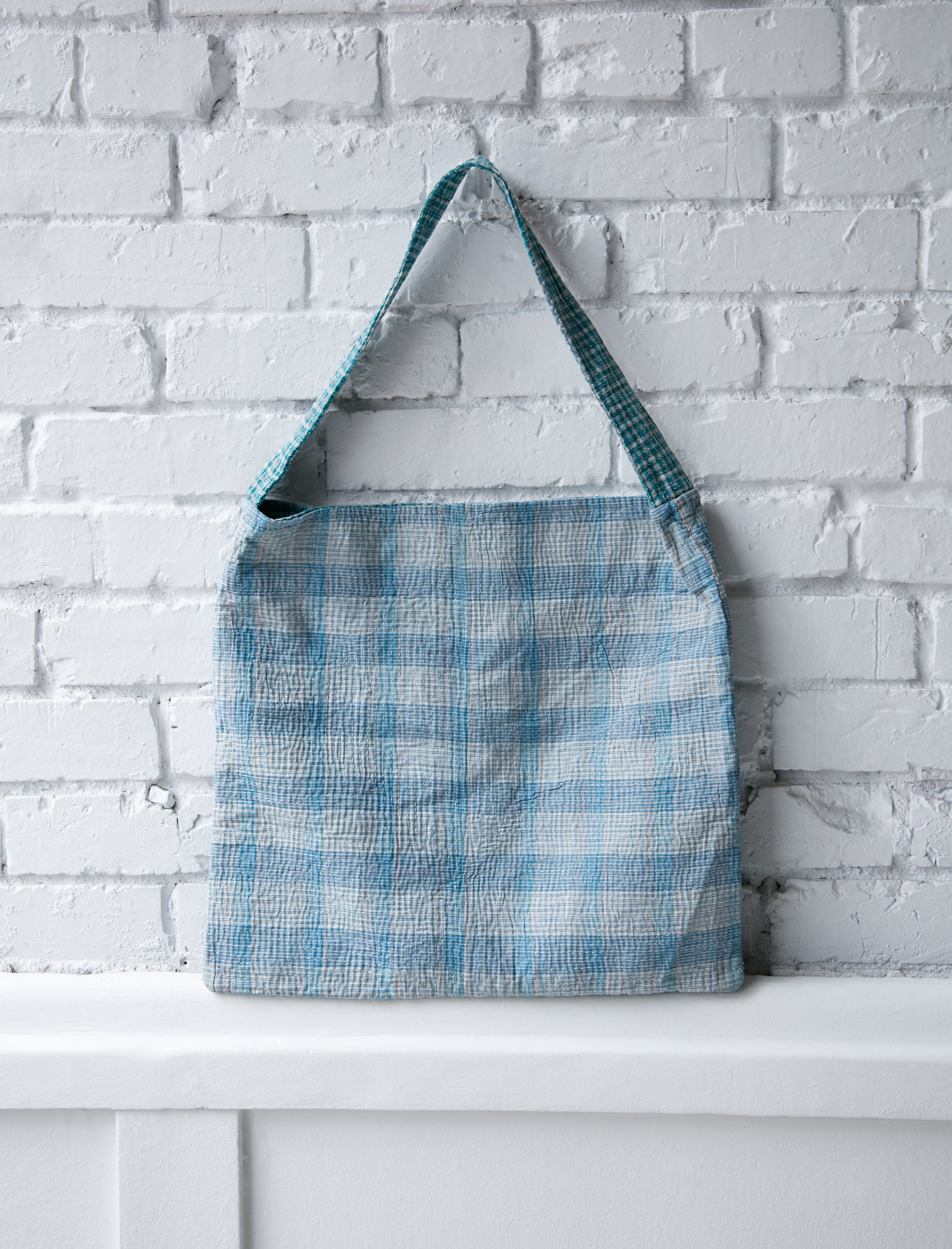 miiThaaii Kantha Shoulderbag