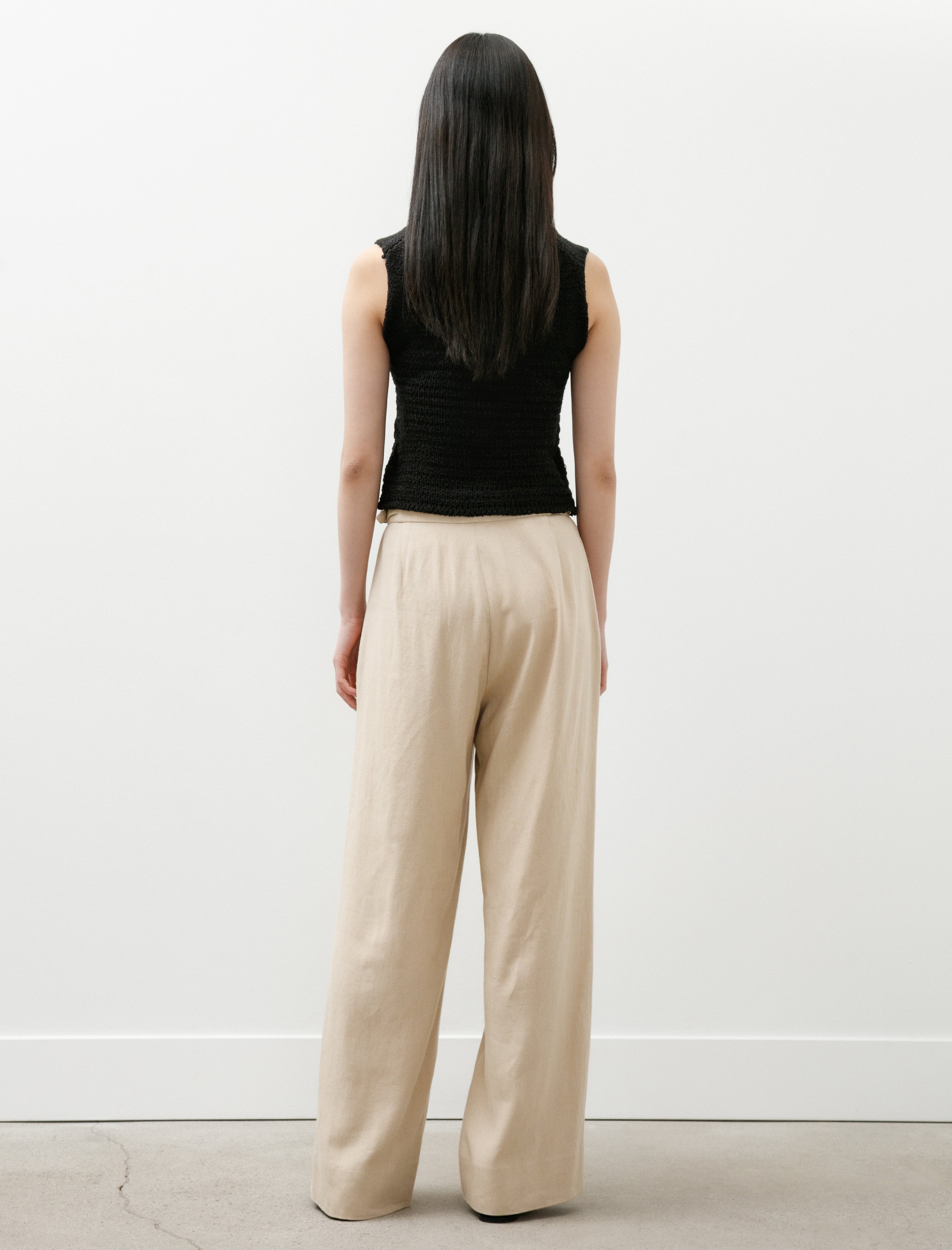 Comoli Rayon Linen Tucked Pants Beige