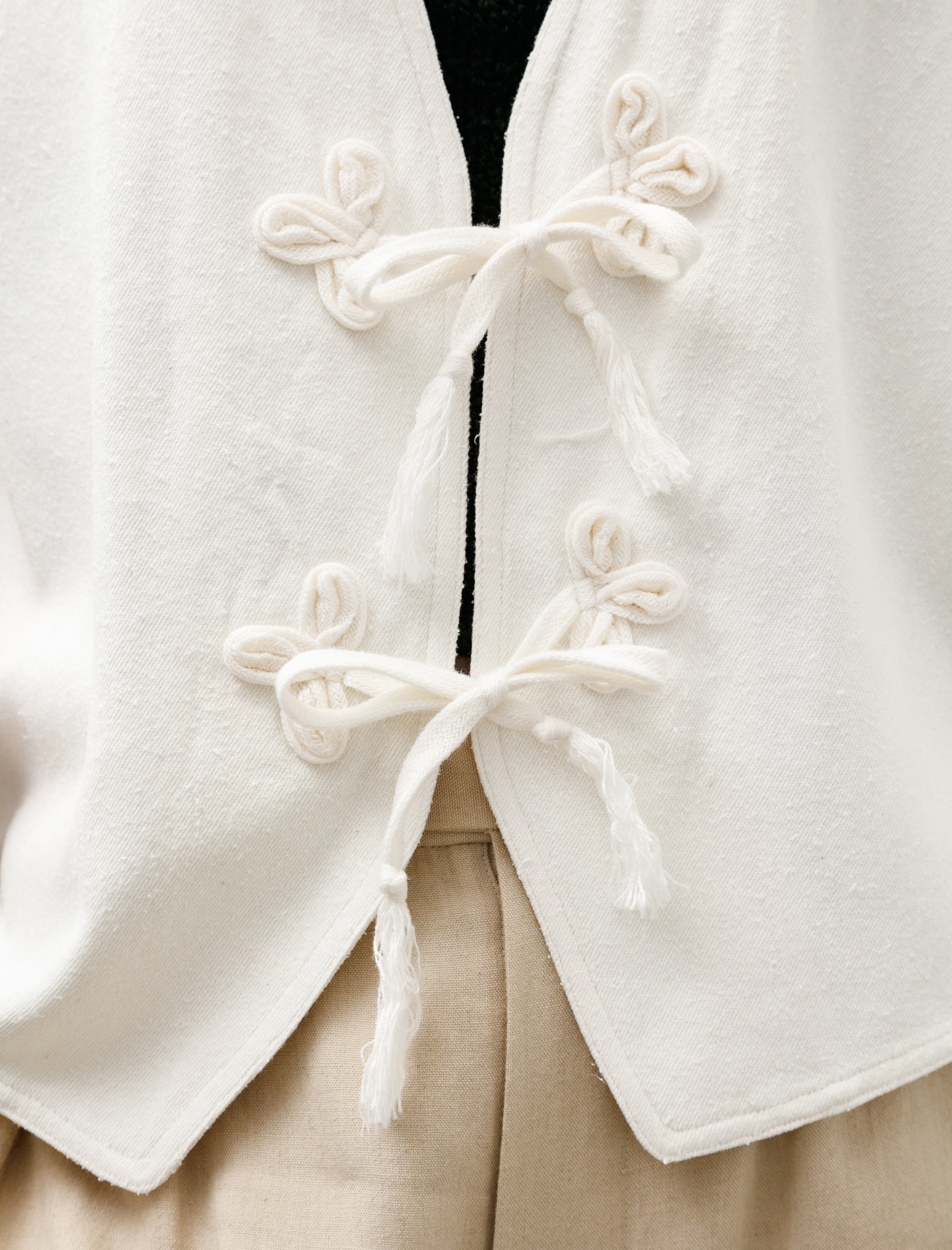 Comoli Silk Nep Vest Ecru
