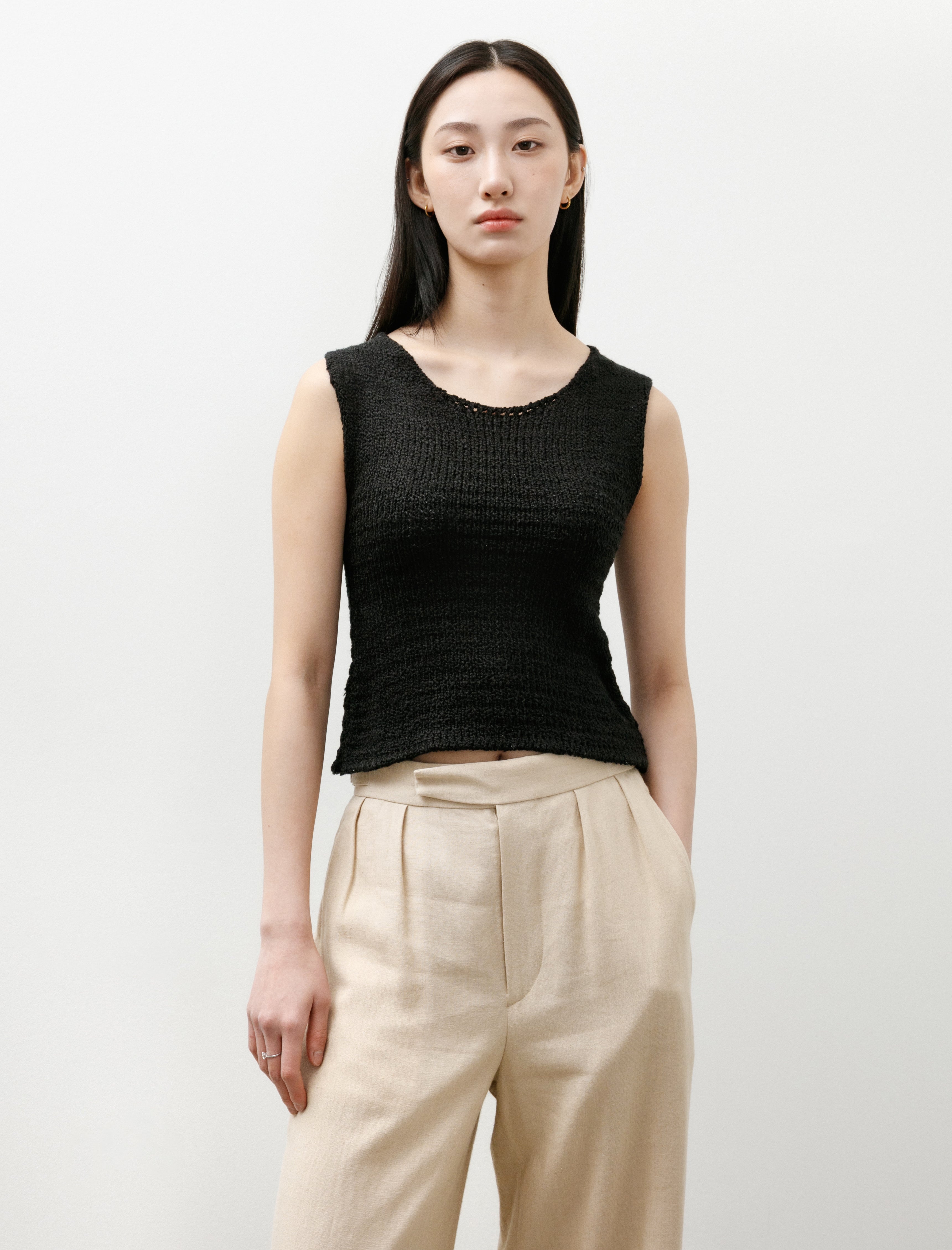 Comoli Silk Sleeveless Knit Top Black