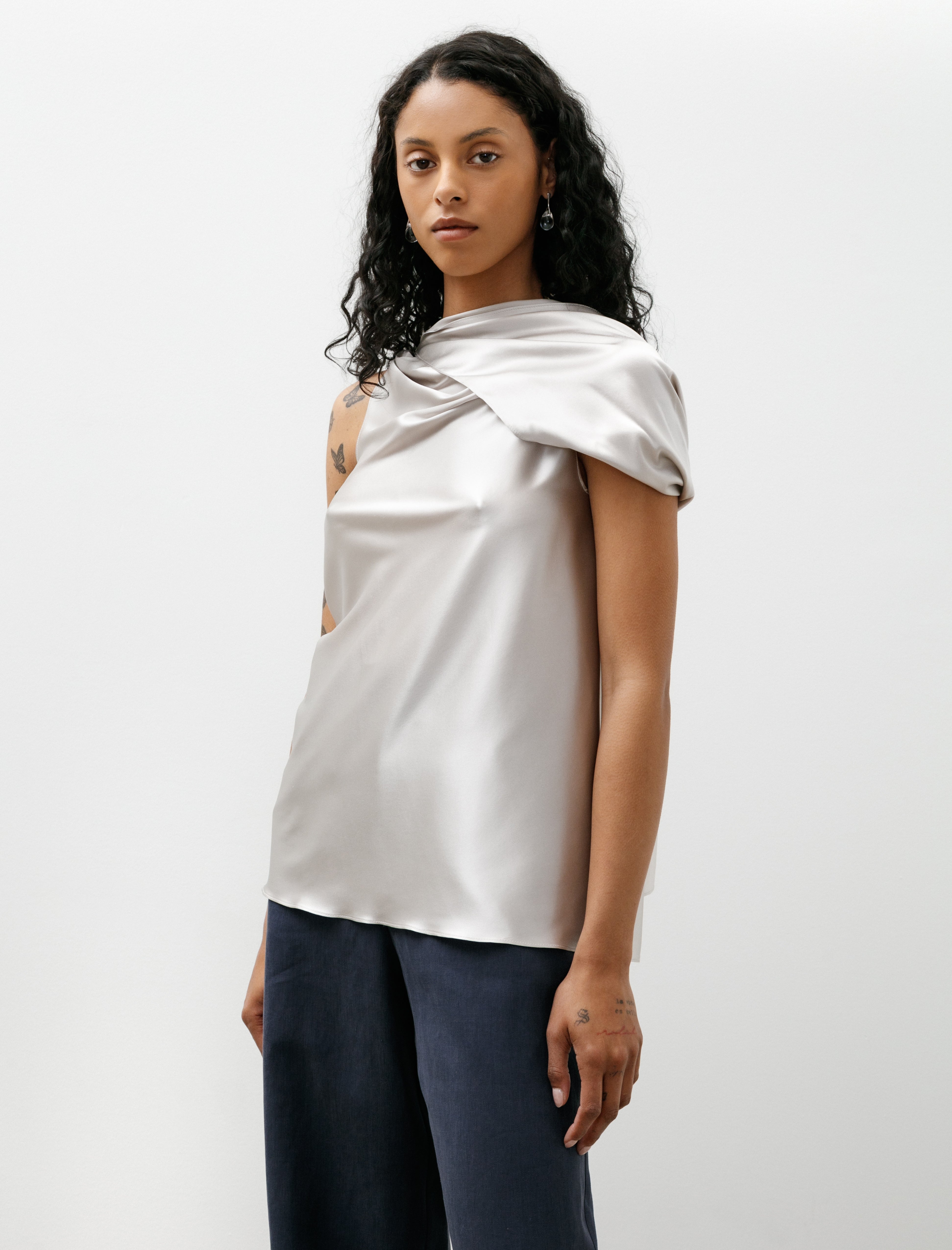 Dušan Asymmetric Top Satin Silk Pearl