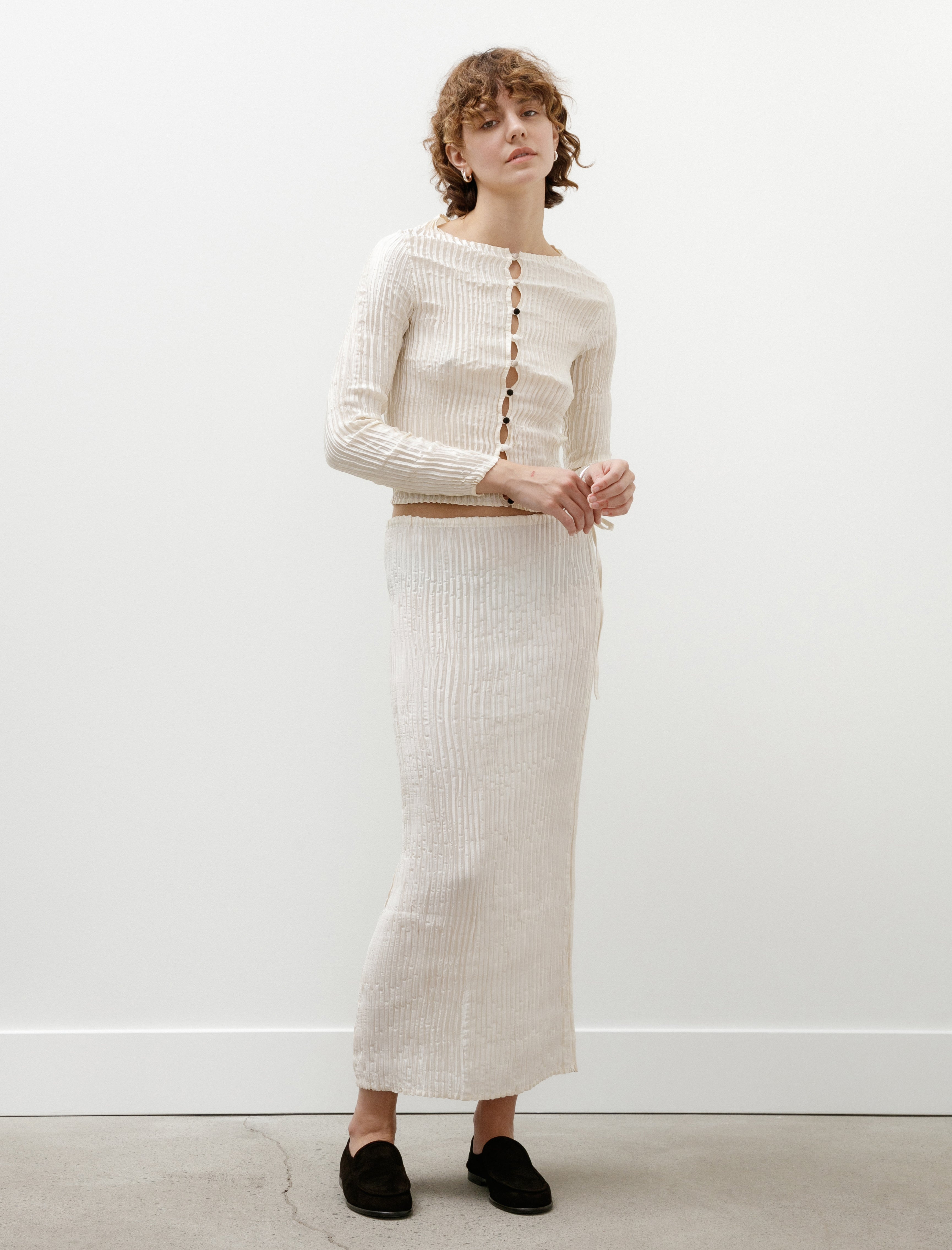 Azur Plissé Satin Silk Long Skirt Off White