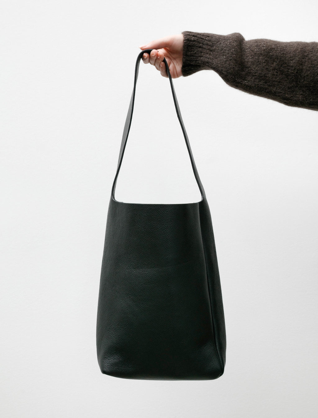 Aeta Shoulder Bag S Black – Neighbour